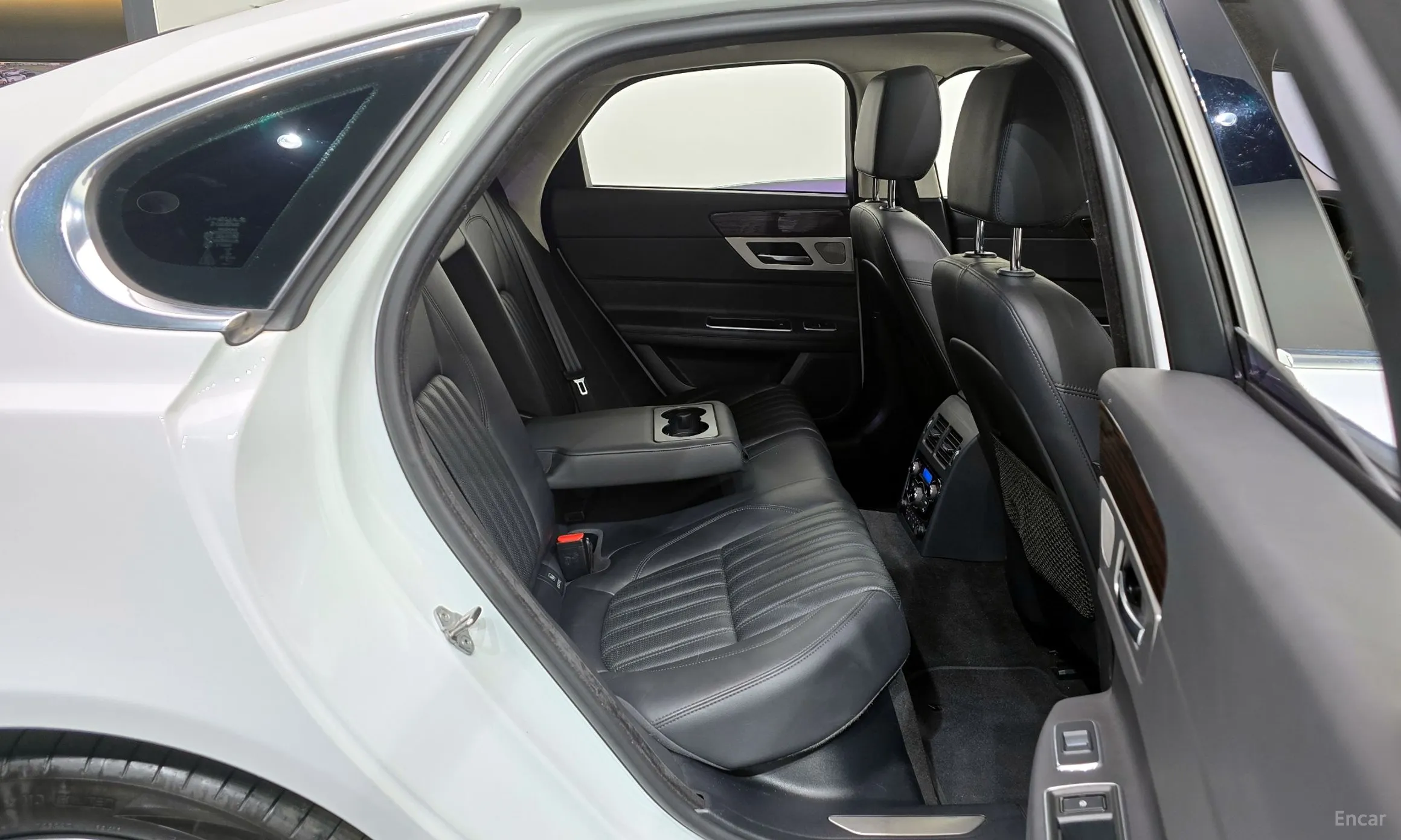 Jaguar XF (x260) превью 12