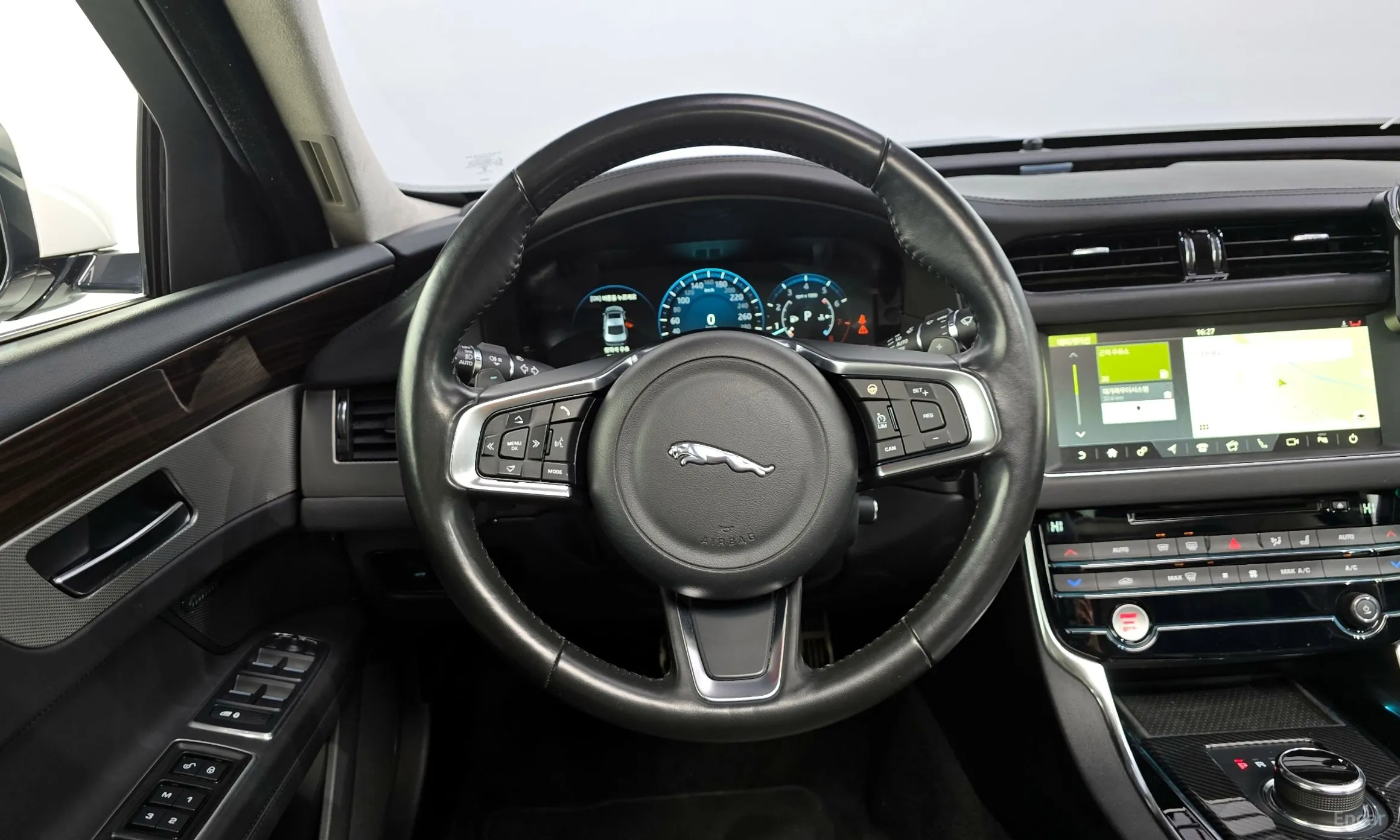 Jaguar XF (x260) превью 13