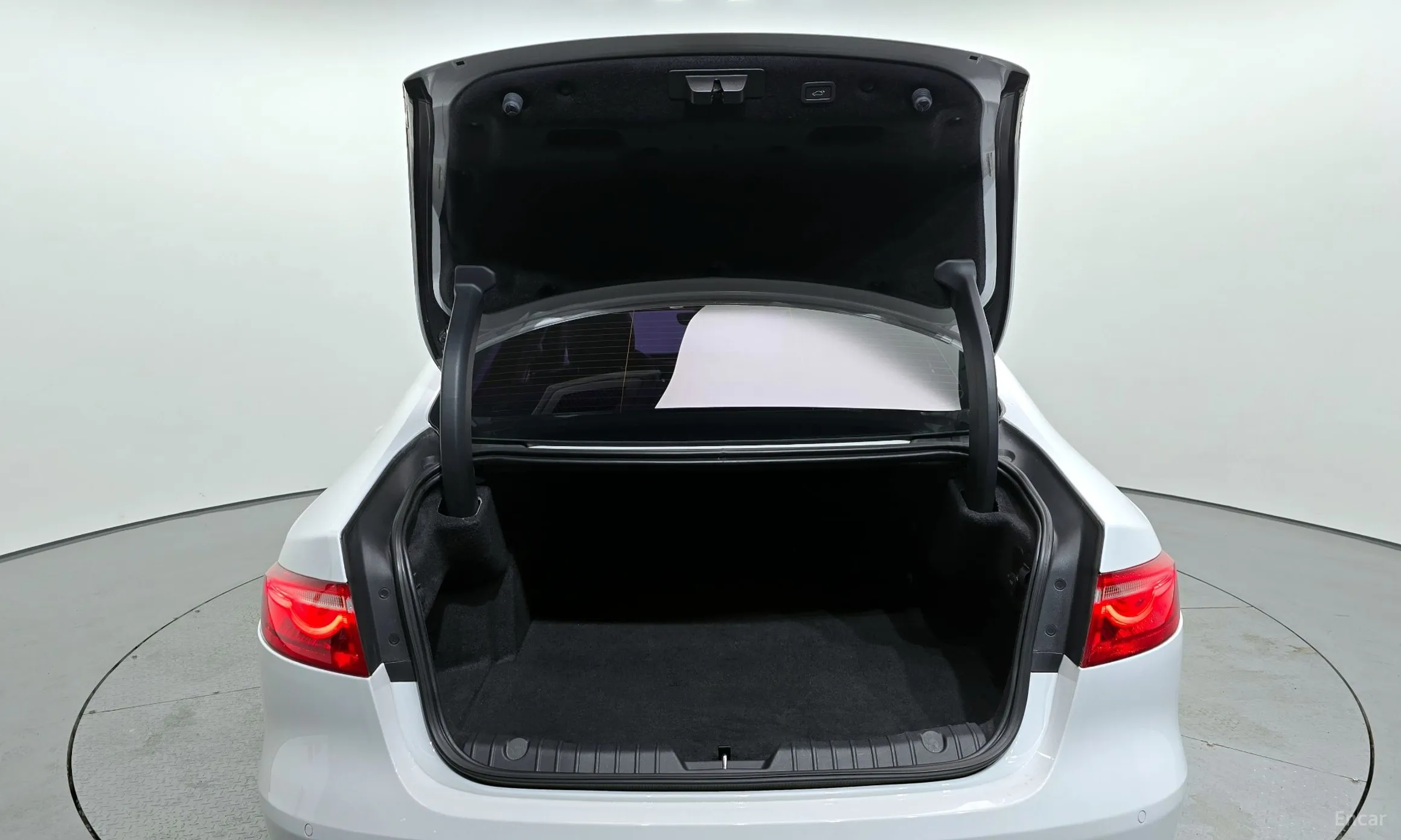 Jaguar XF (x260) превью 20