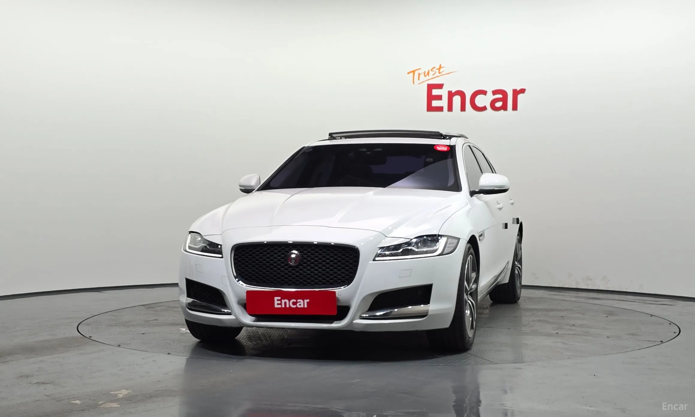 Jaguar XF (x260) превью 3