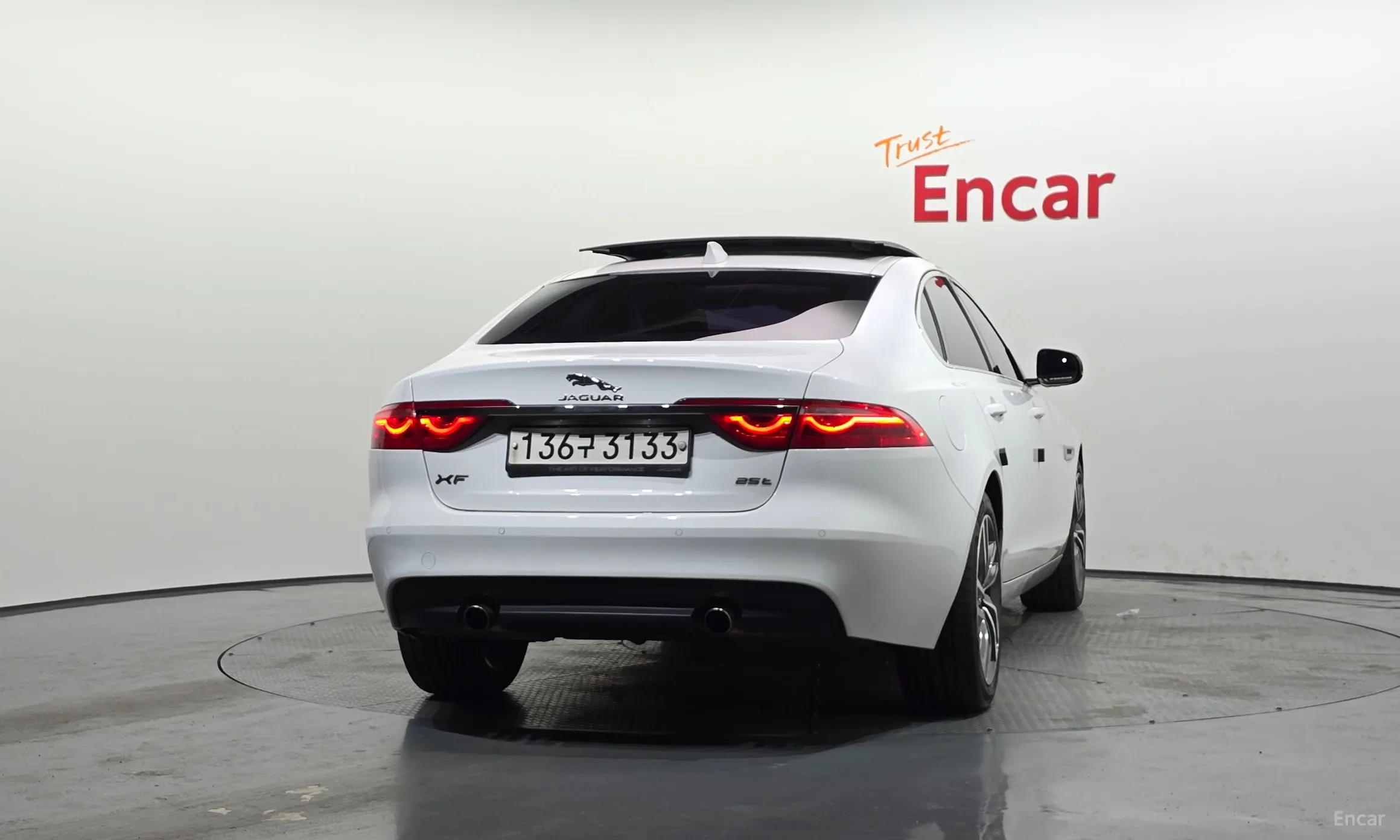 Jaguar XF (x260) превью 4