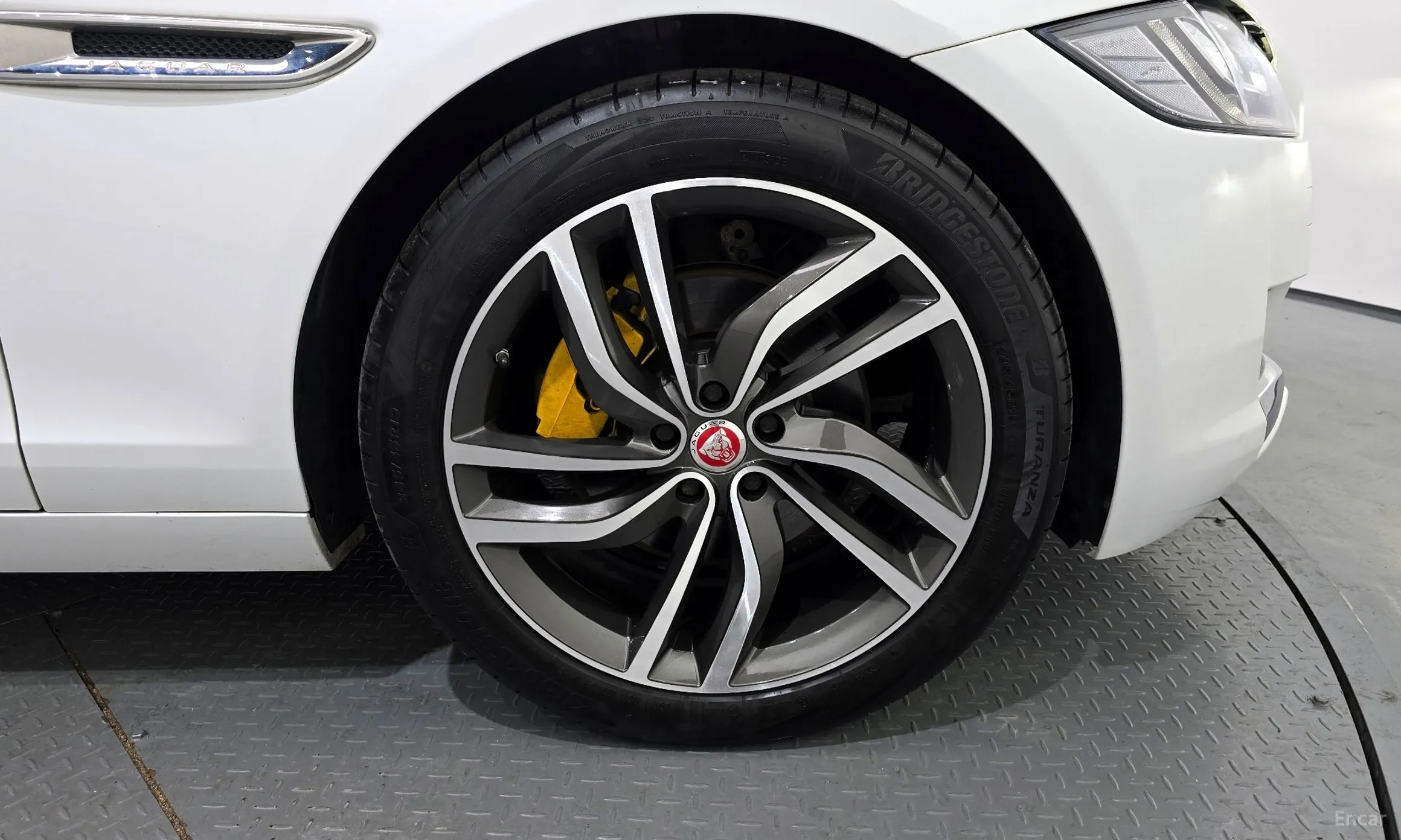Jaguar XF (x260) превью 5
