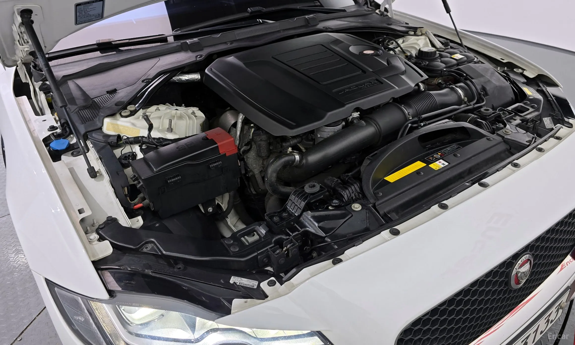Jaguar XF (x260) превью 6