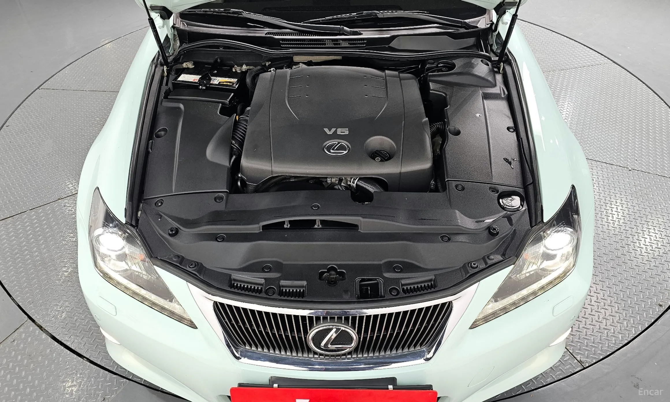Lexus IS250 превью 6