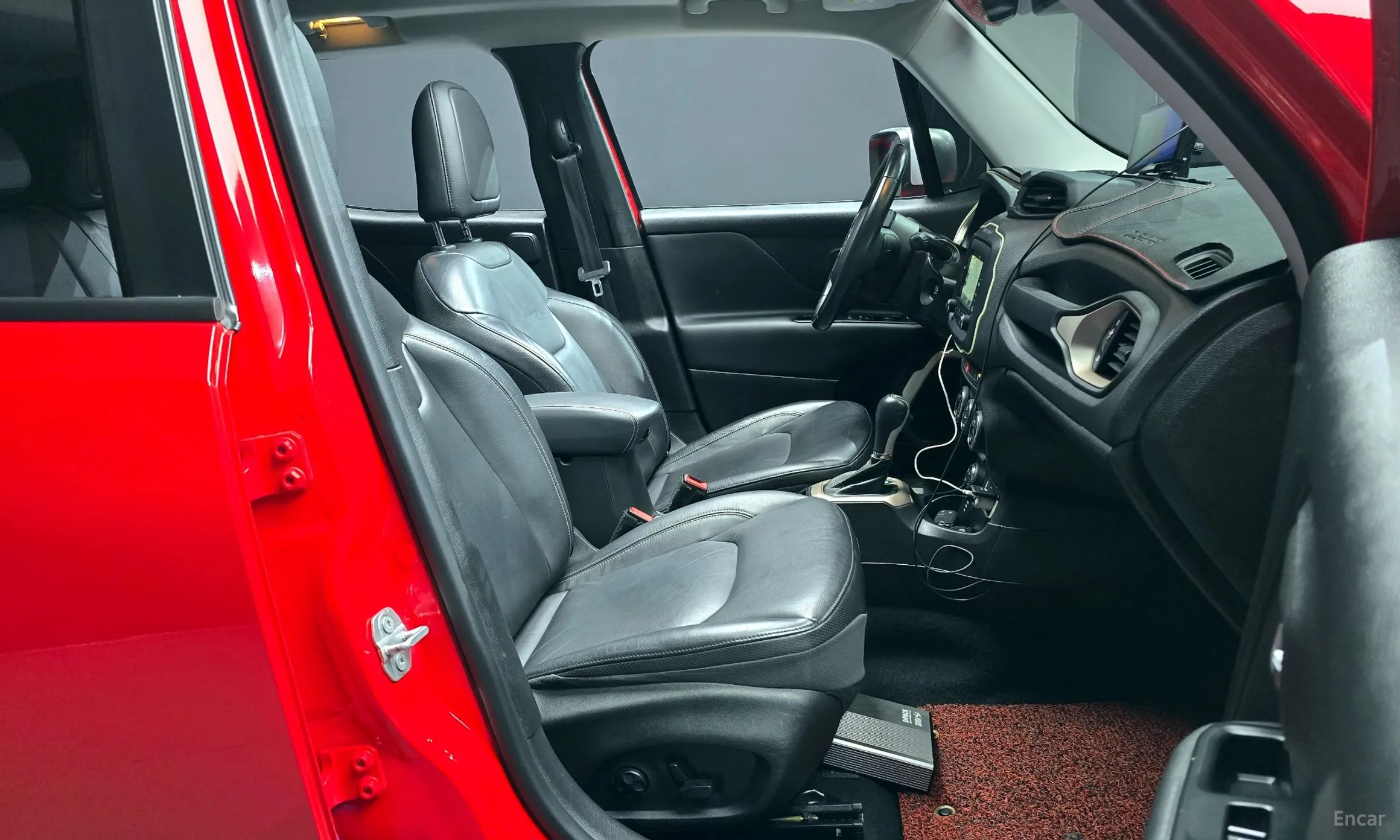 Jeep Renegade превью 10