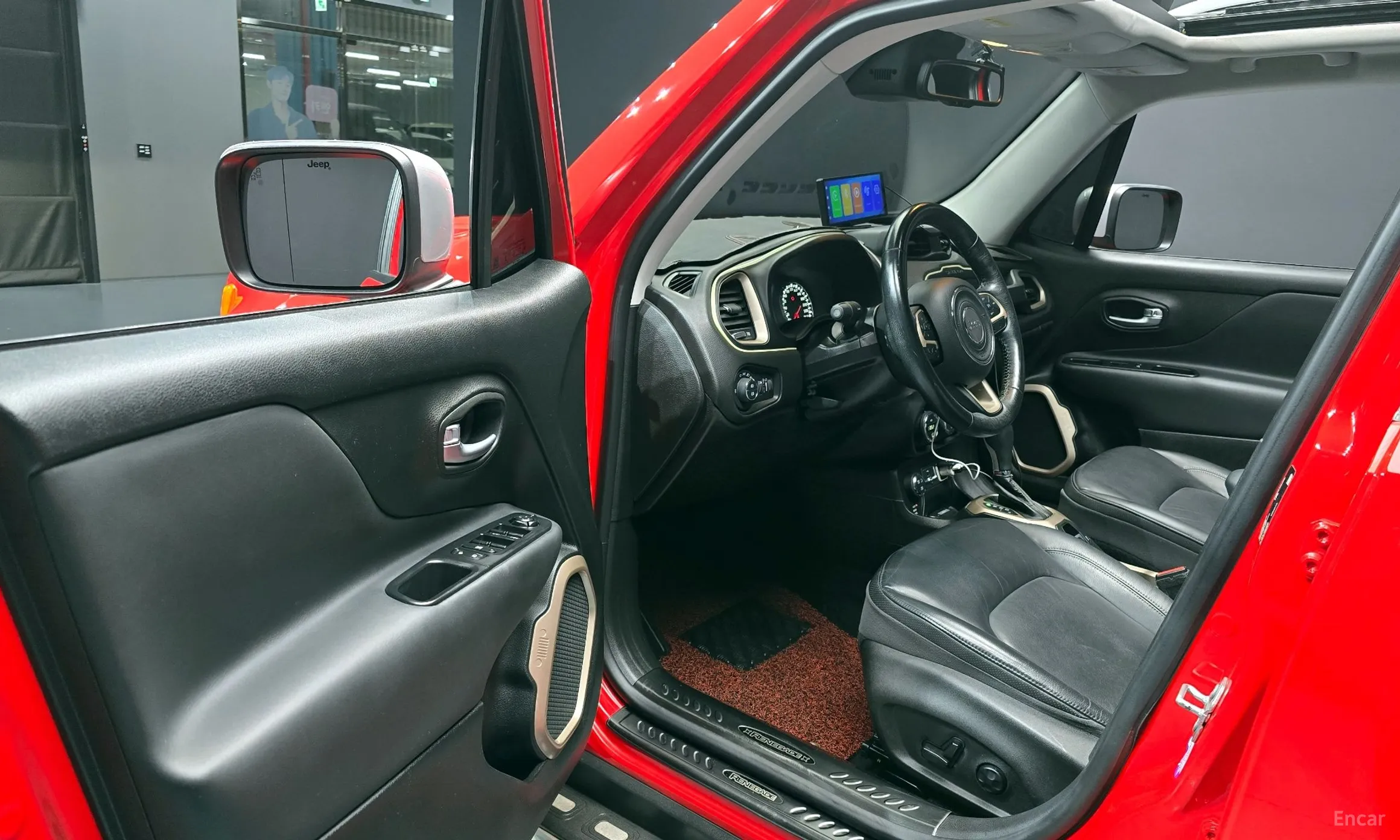 Jeep Renegade превью 11