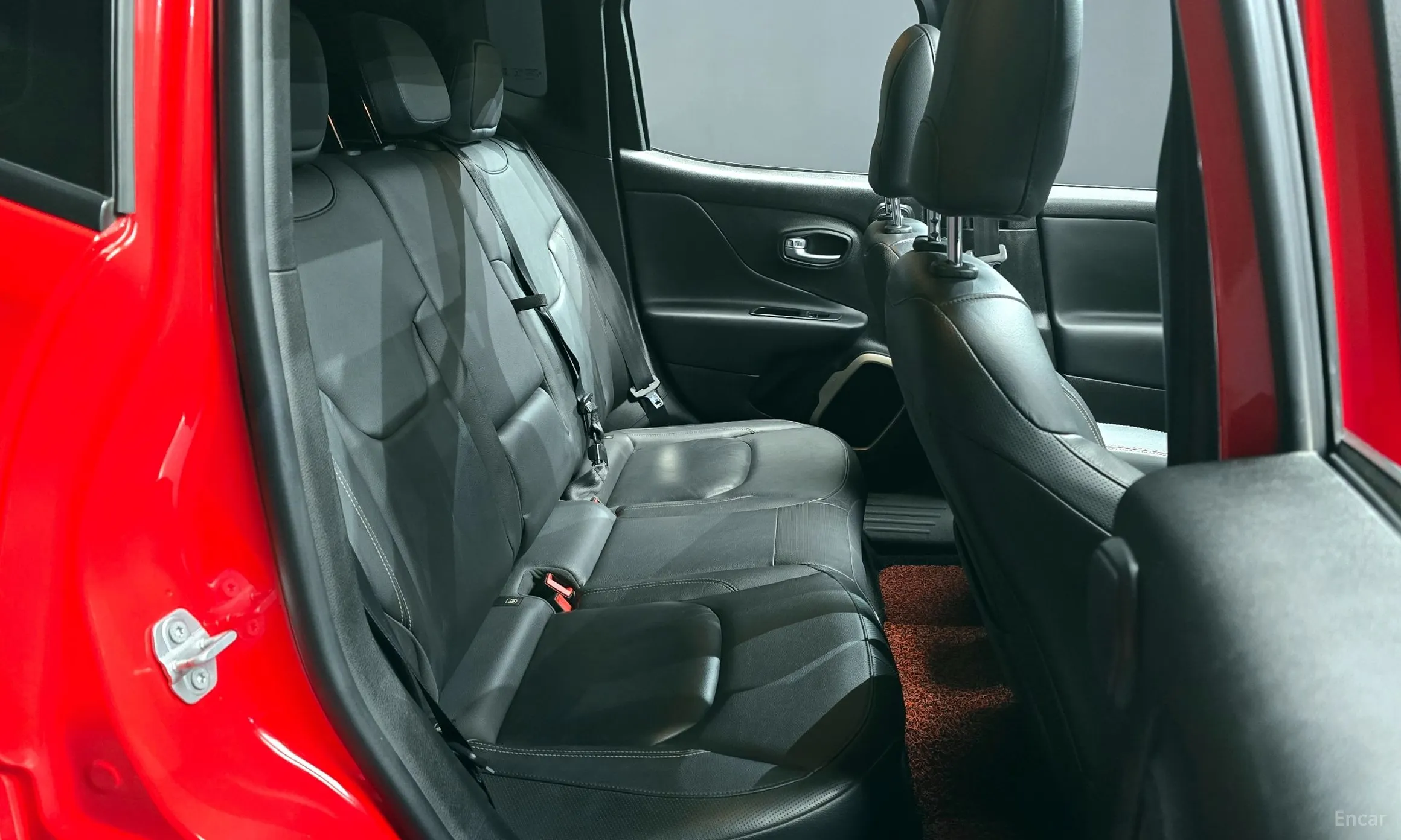Jeep Renegade превью 12