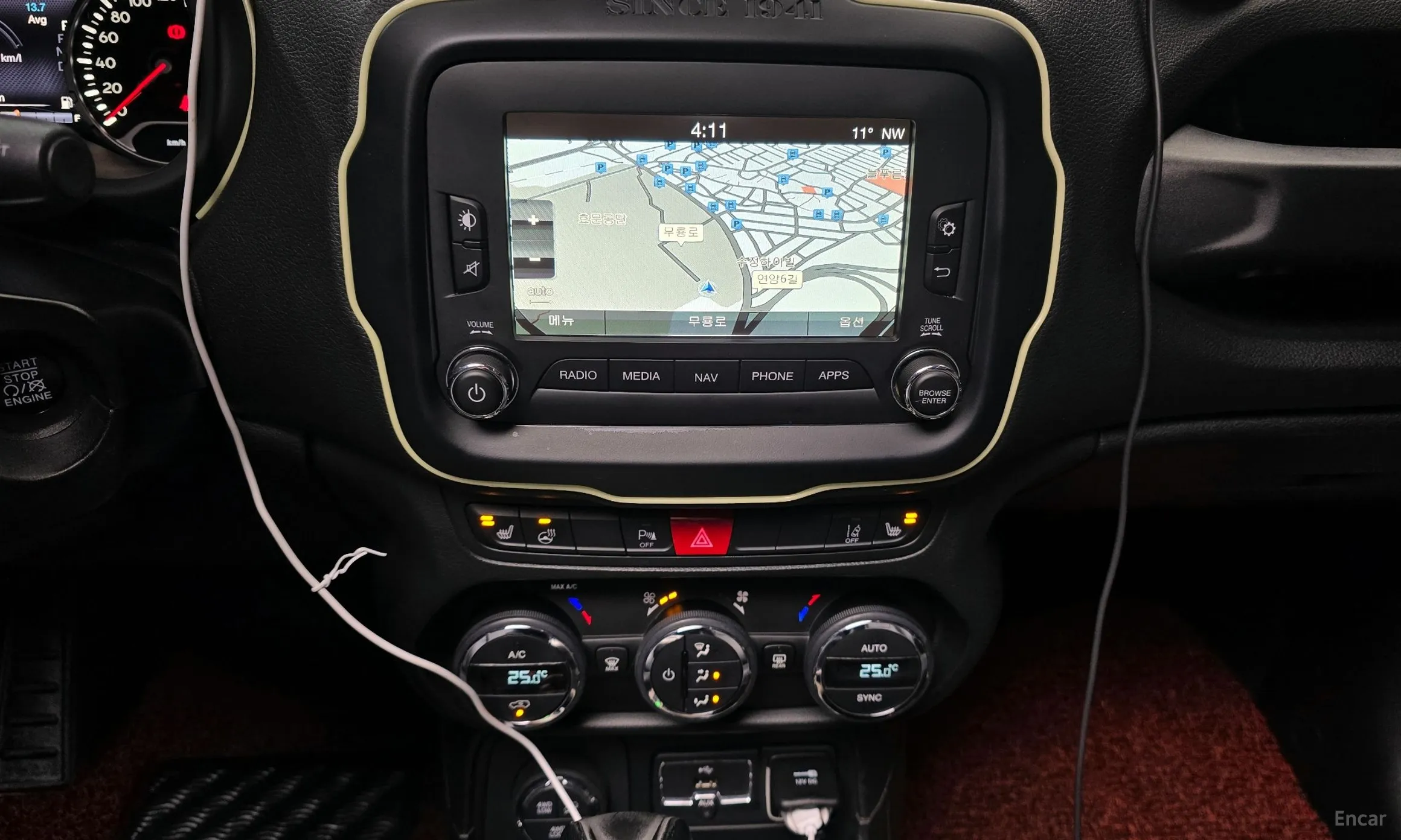Jeep Renegade превью 14
