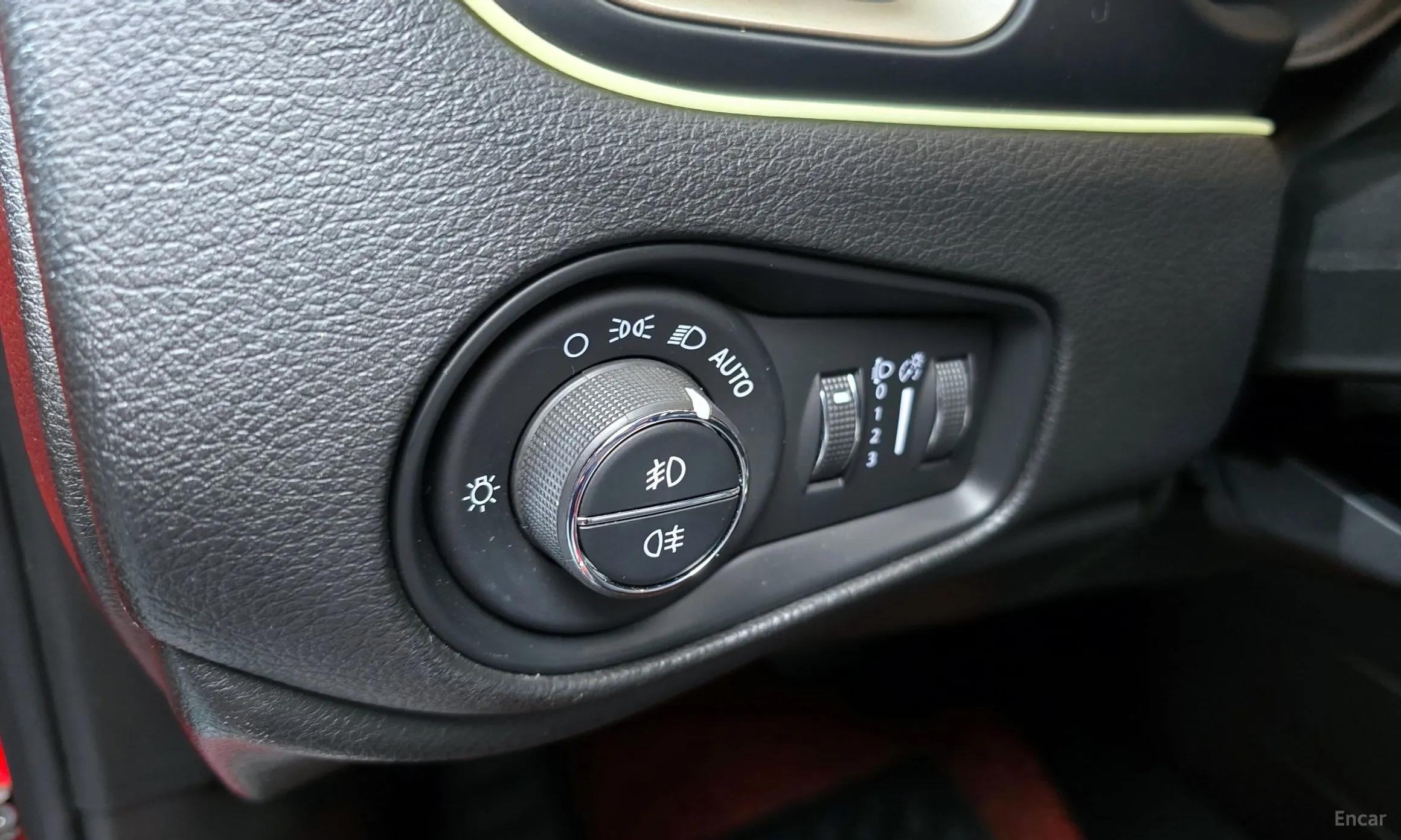 Jeep Renegade превью 16