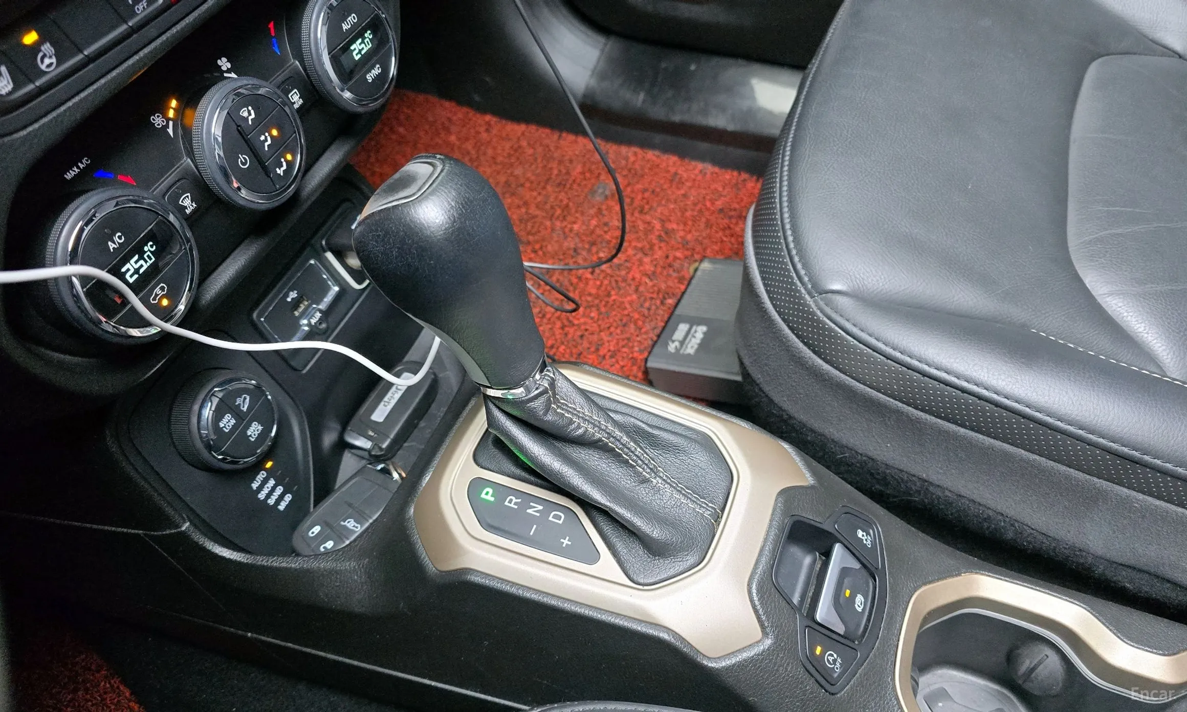 Jeep Renegade превью 9
