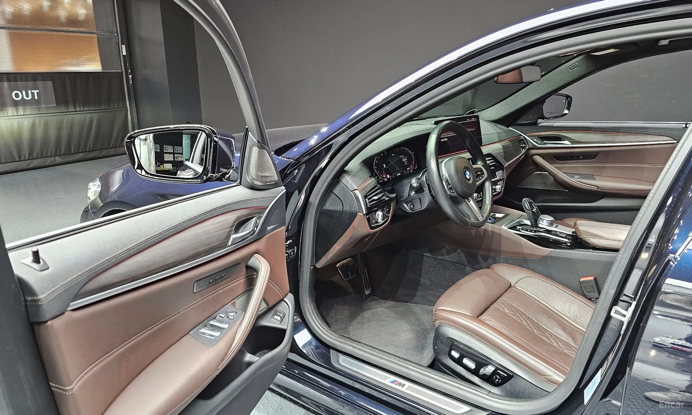BMW 5 Series (G30) превью 11
