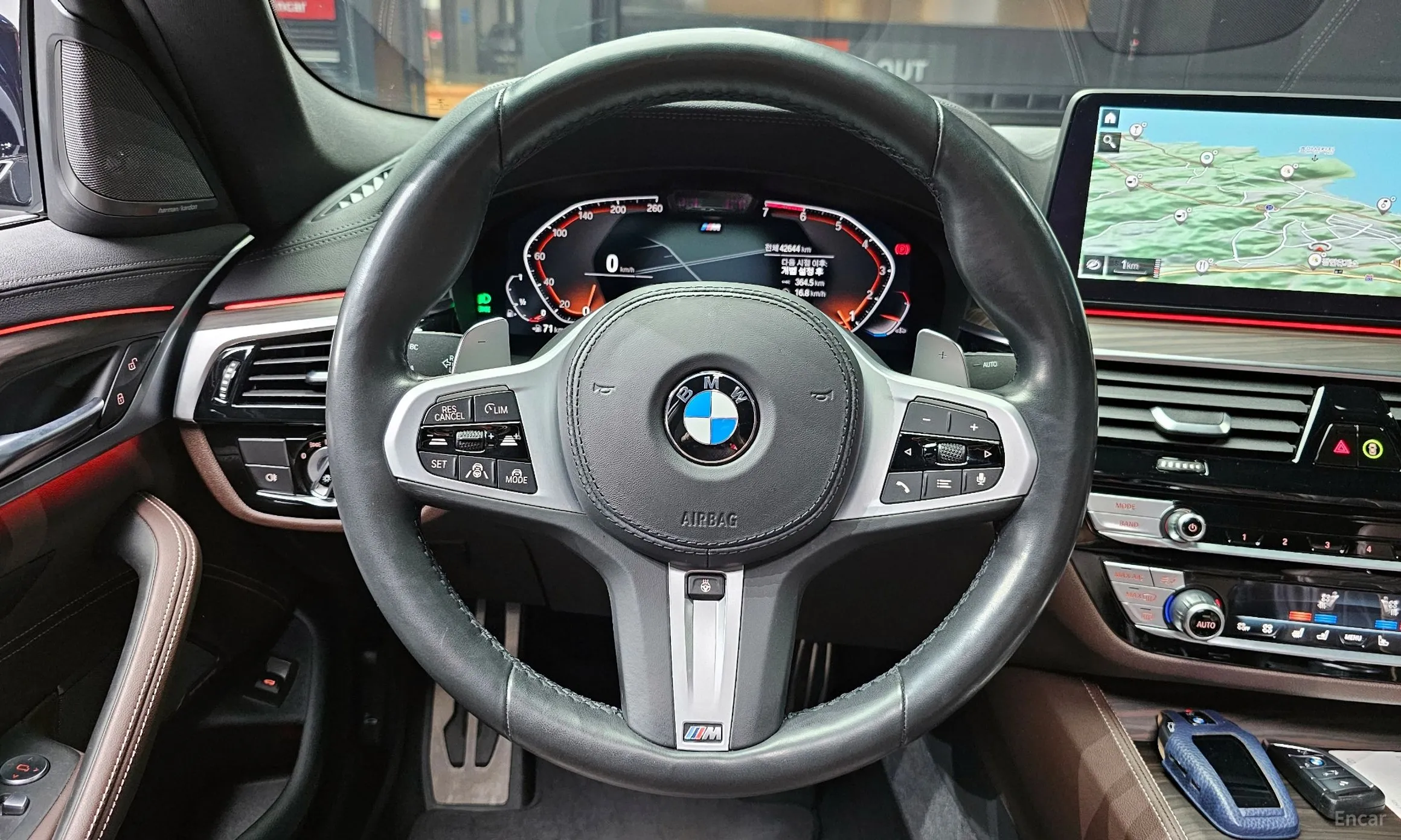 BMW 5 Series (G30) превью 13