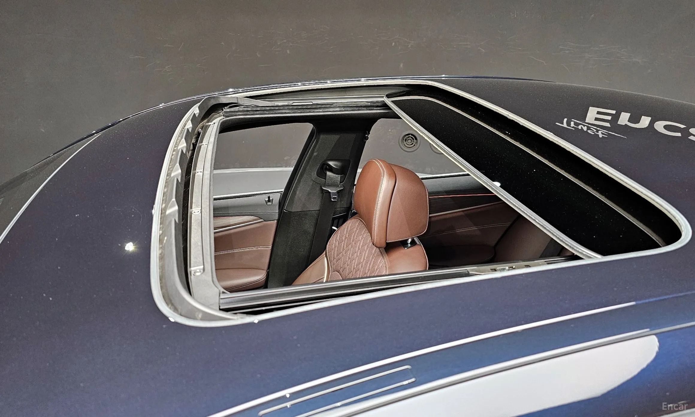 BMW 5 Series (G30) превью 19