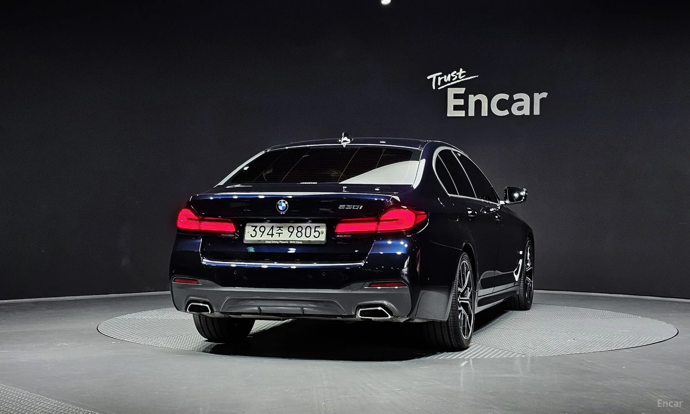 BMW 5 Series (G30) превью 4