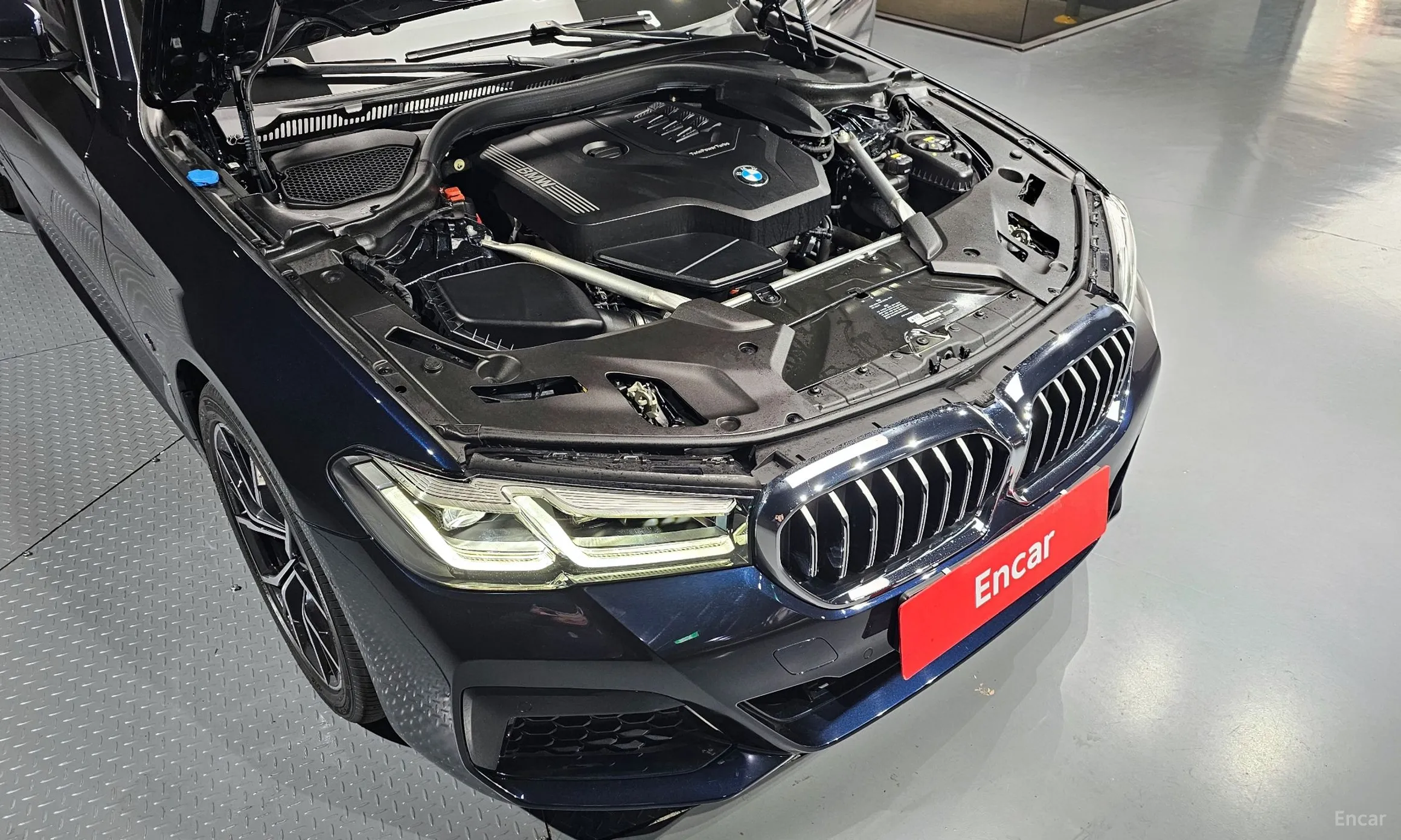 BMW 5 Series (G30) превью 6
