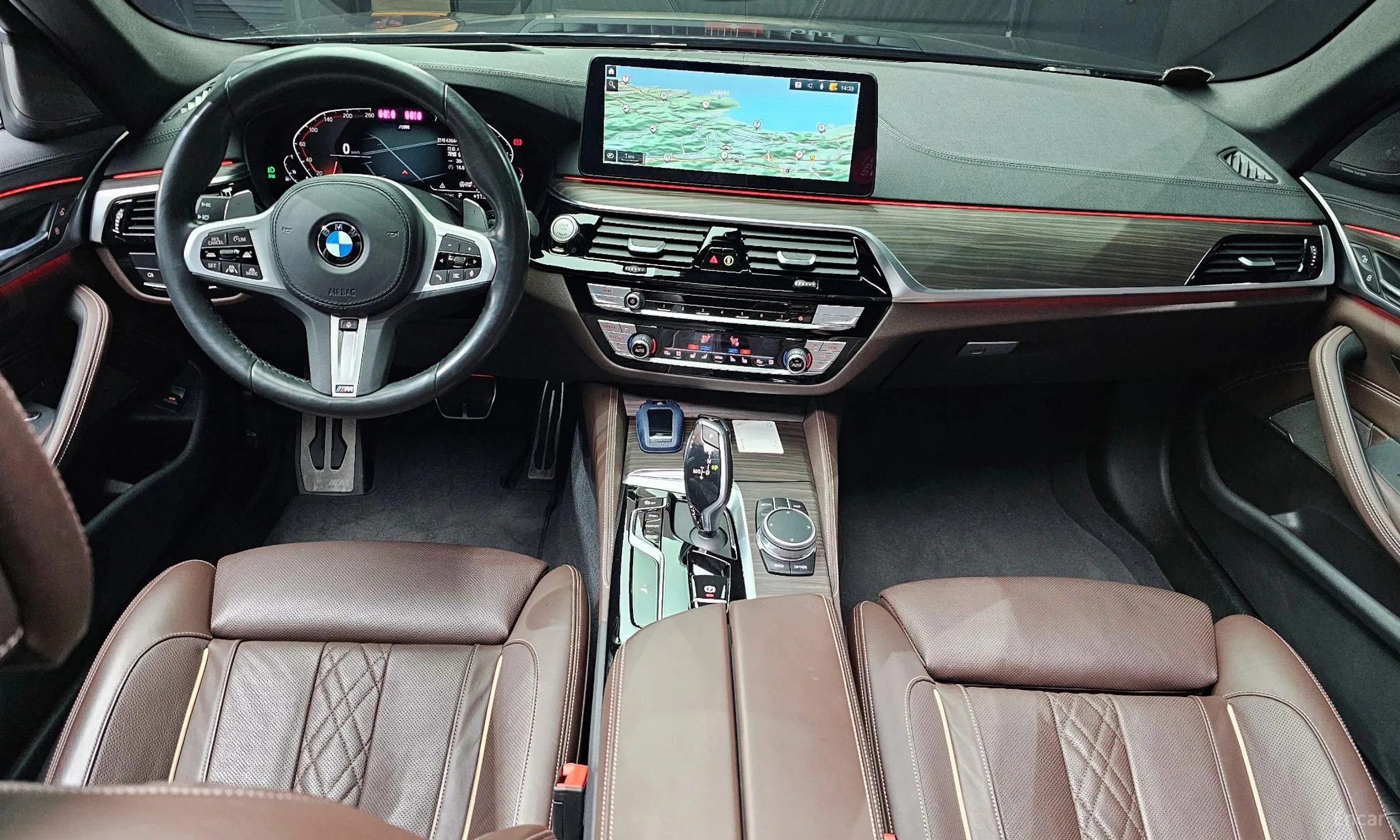 BMW 5 Series (G30) превью 7