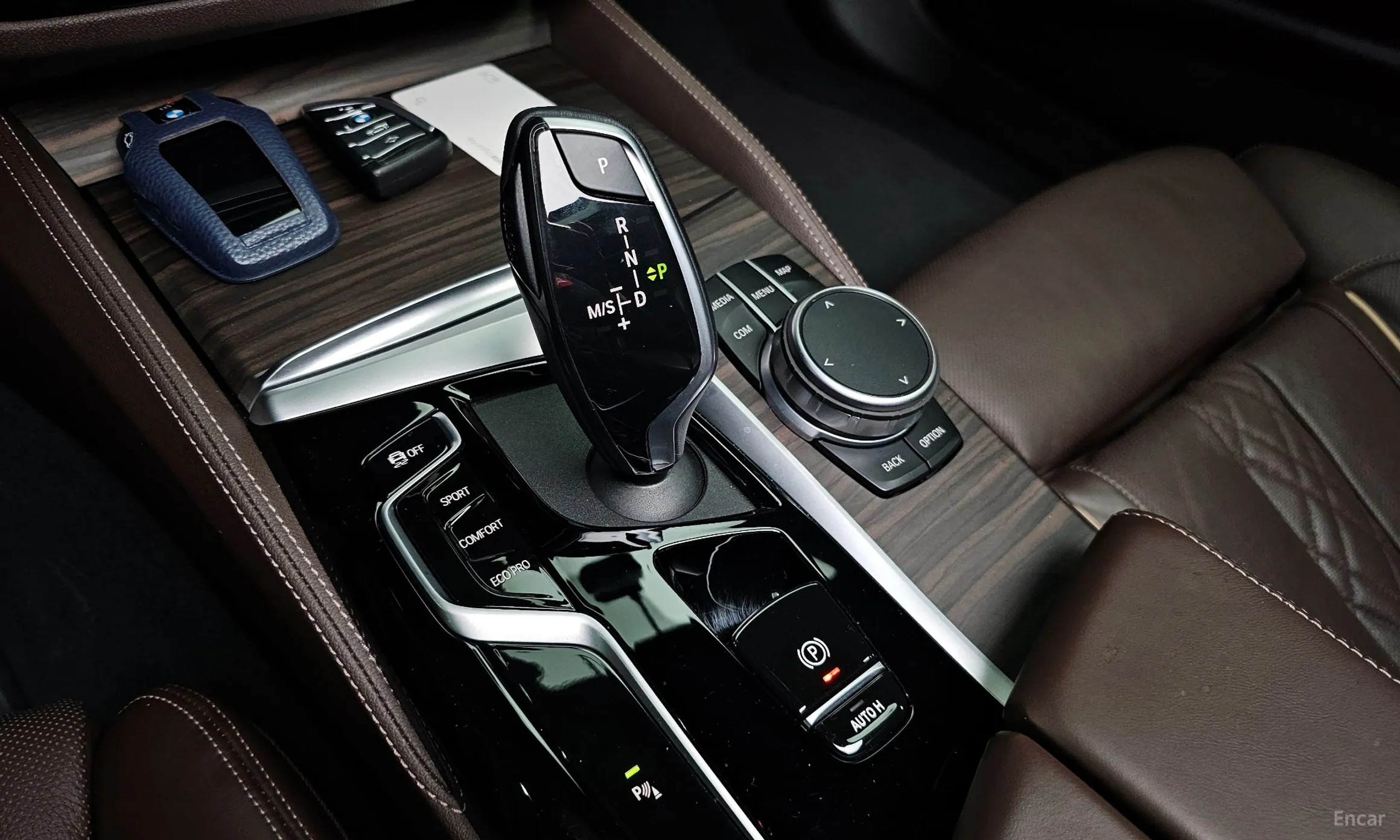 BMW 5 Series (G30) превью 9