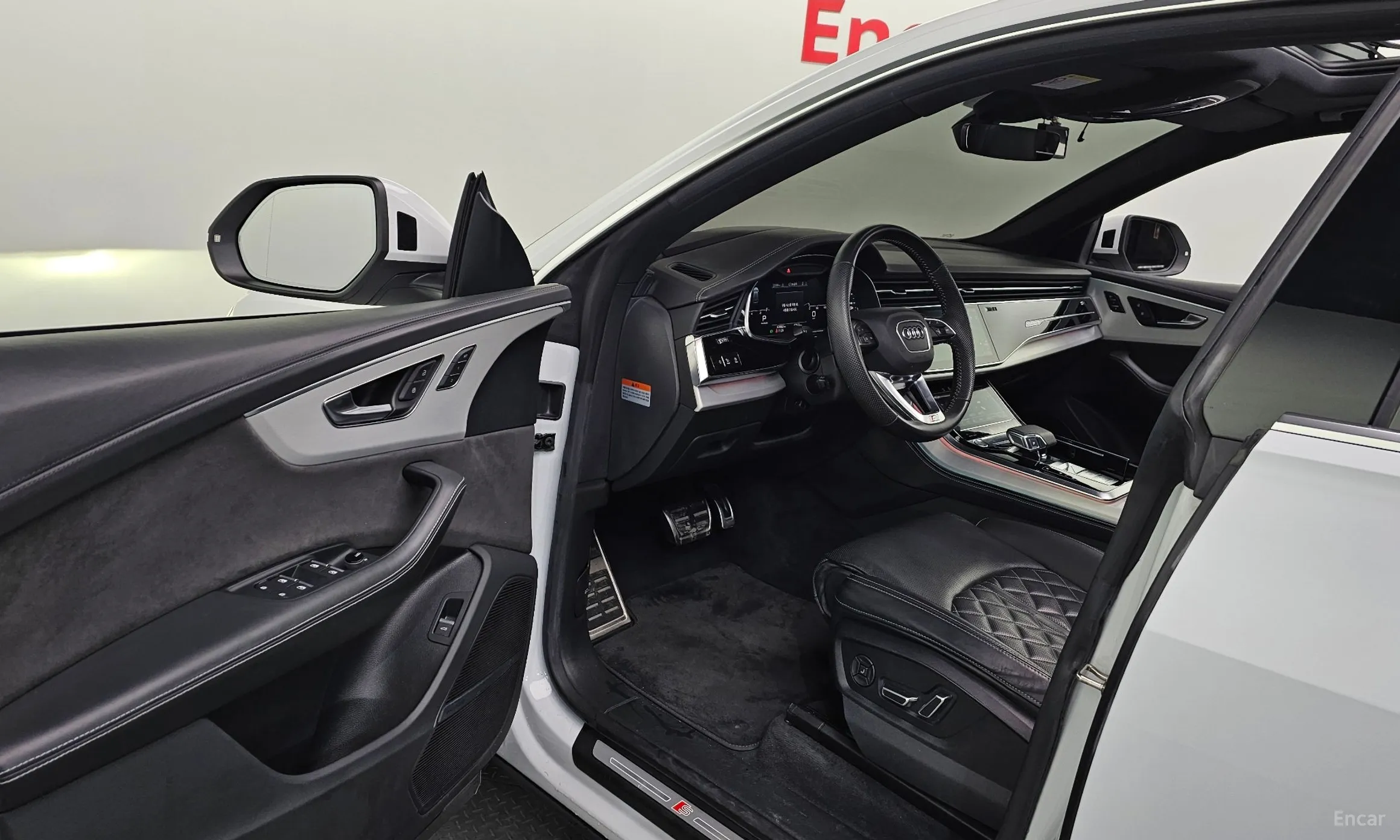 Audi Q8 (4M) превью 10