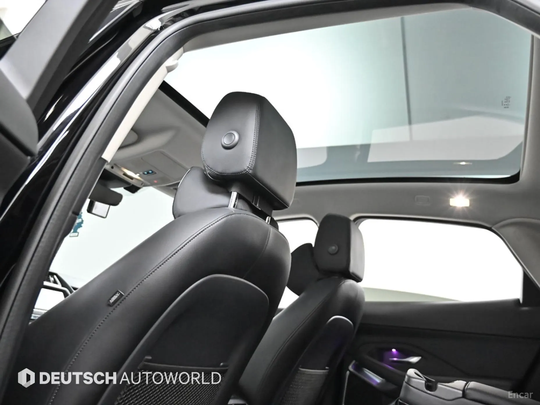 Jaguar E-PACE превью 19