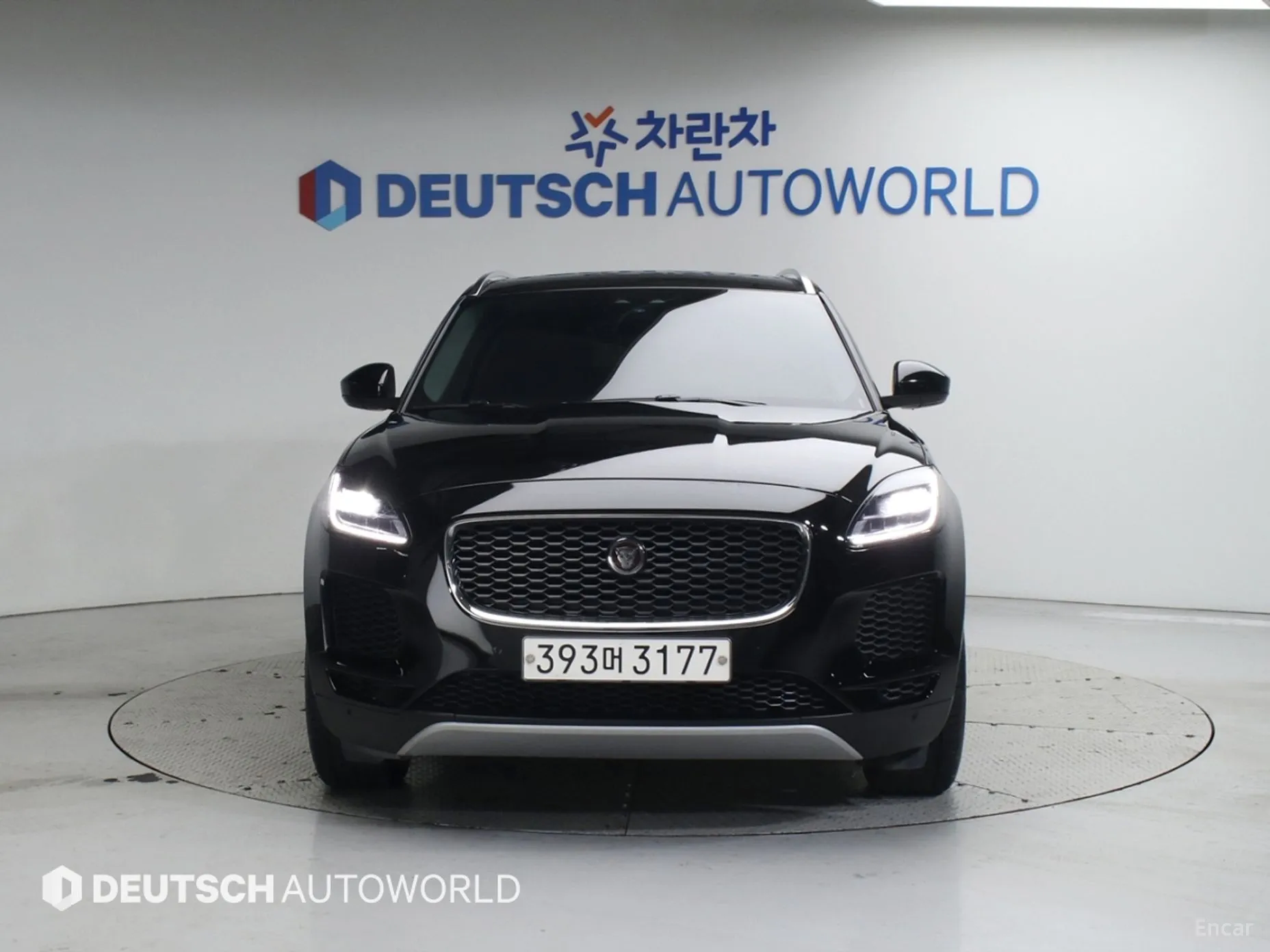 Jaguar E-PACE превью 3
