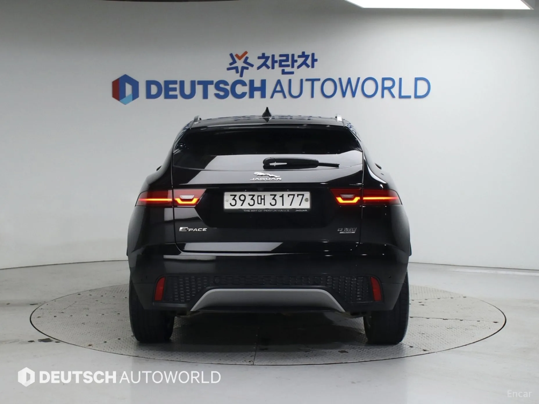 Jaguar E-PACE превью 4