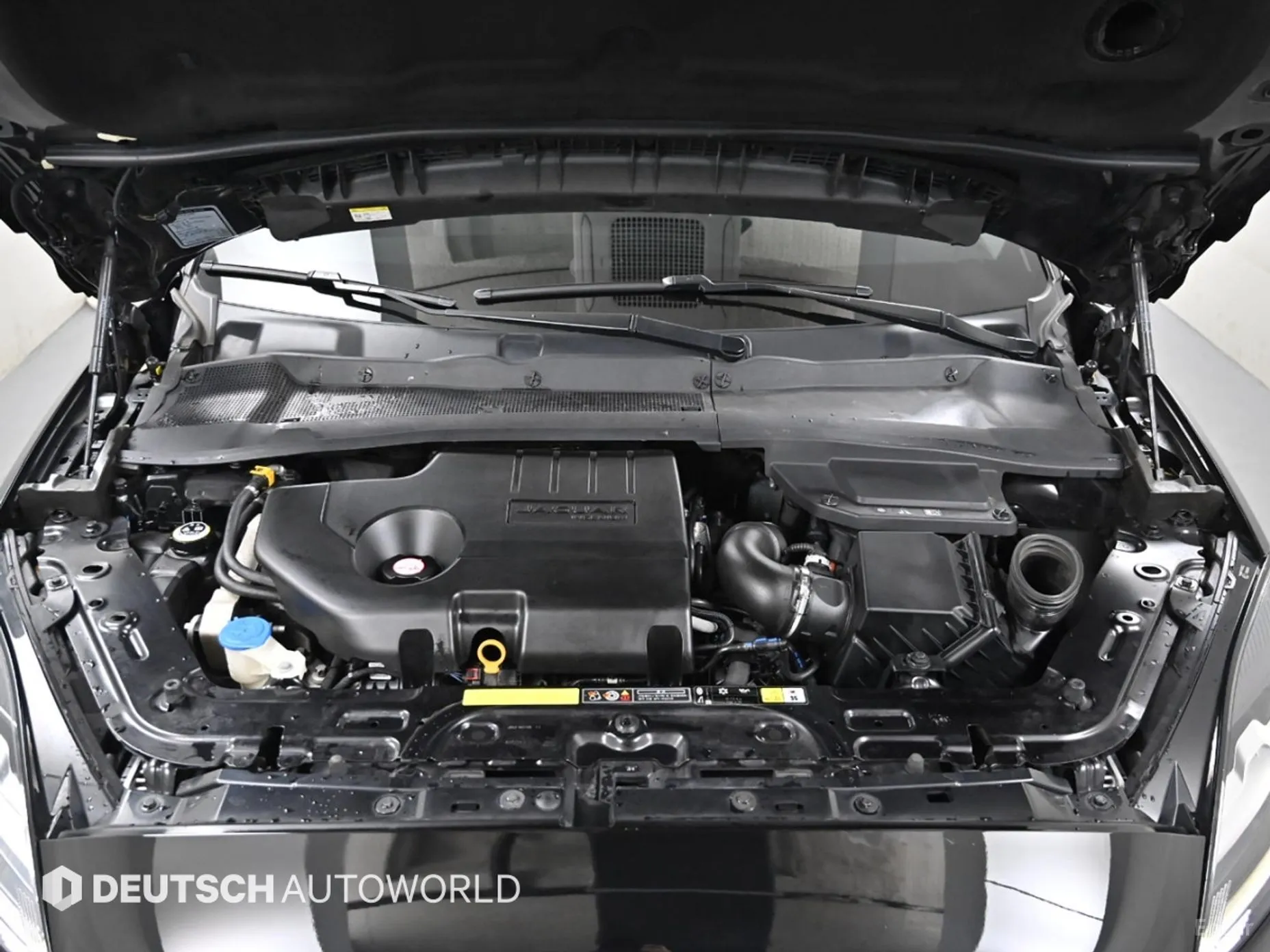 Jaguar E-PACE превью 6