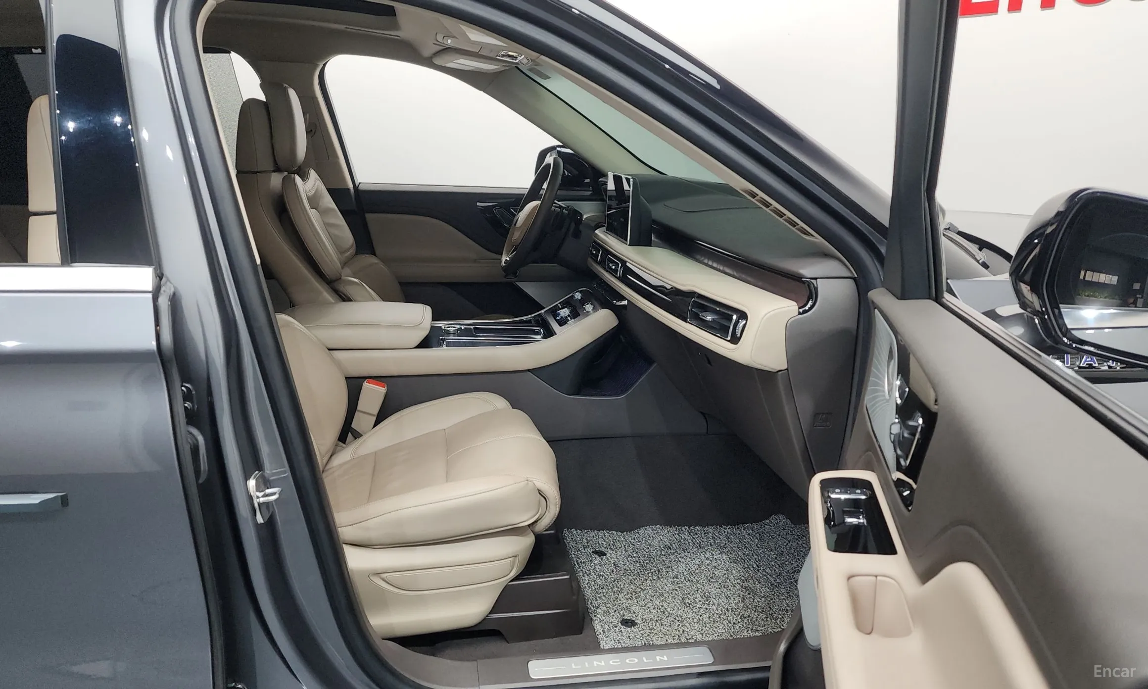 Lincoln Aviator 2nd Generation превью 11