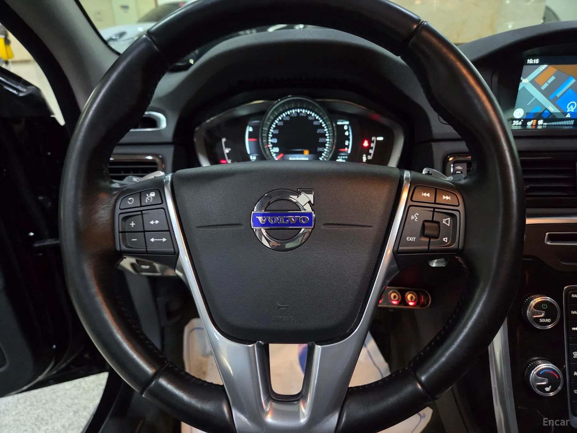 Volvo S80 превью 9