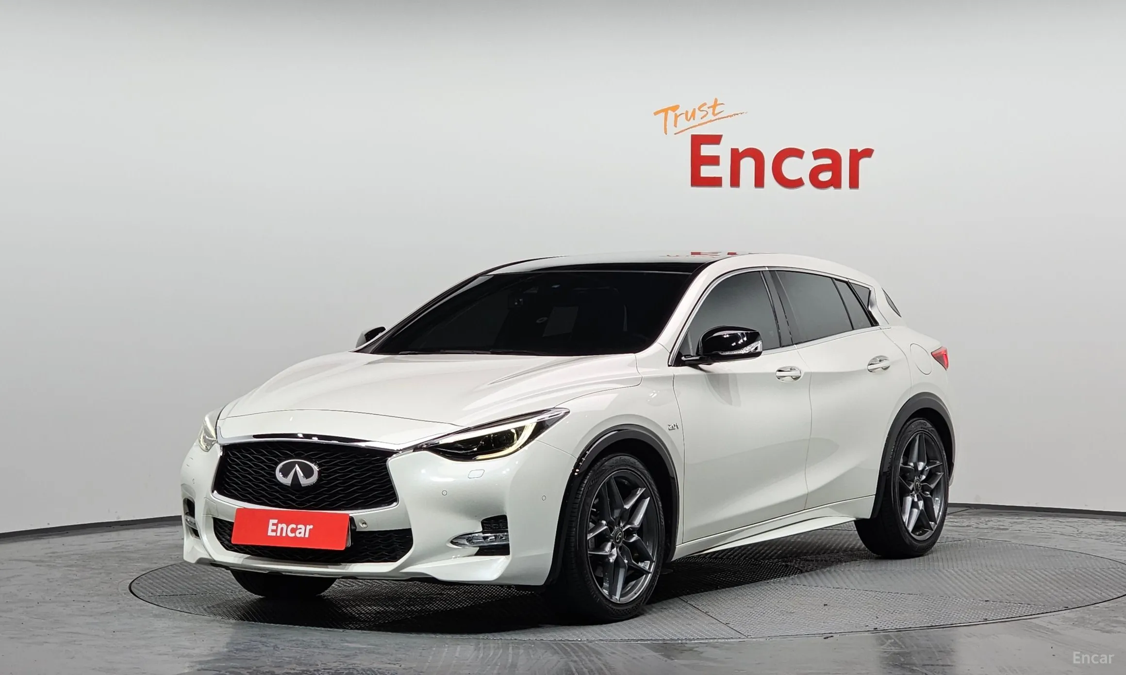 Infiniti Q30