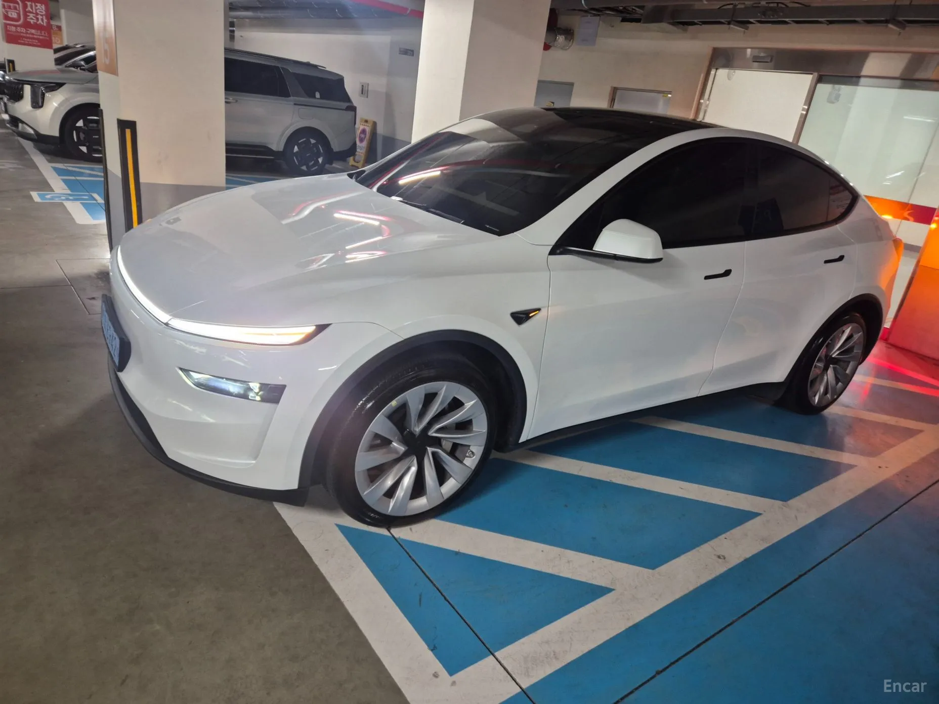 Tesla Model Y превью 3