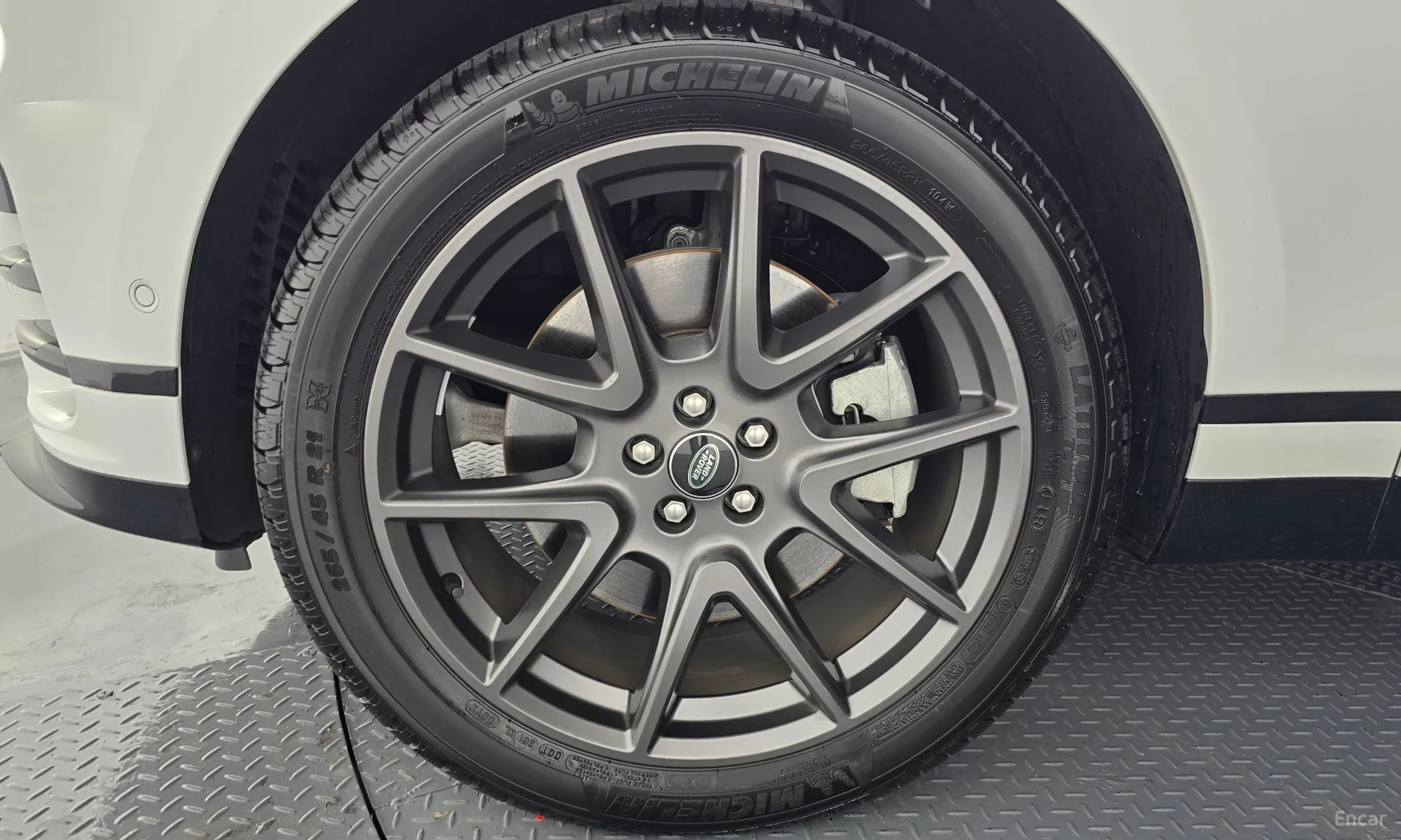 Land Rover Range Rover Bella превью 5