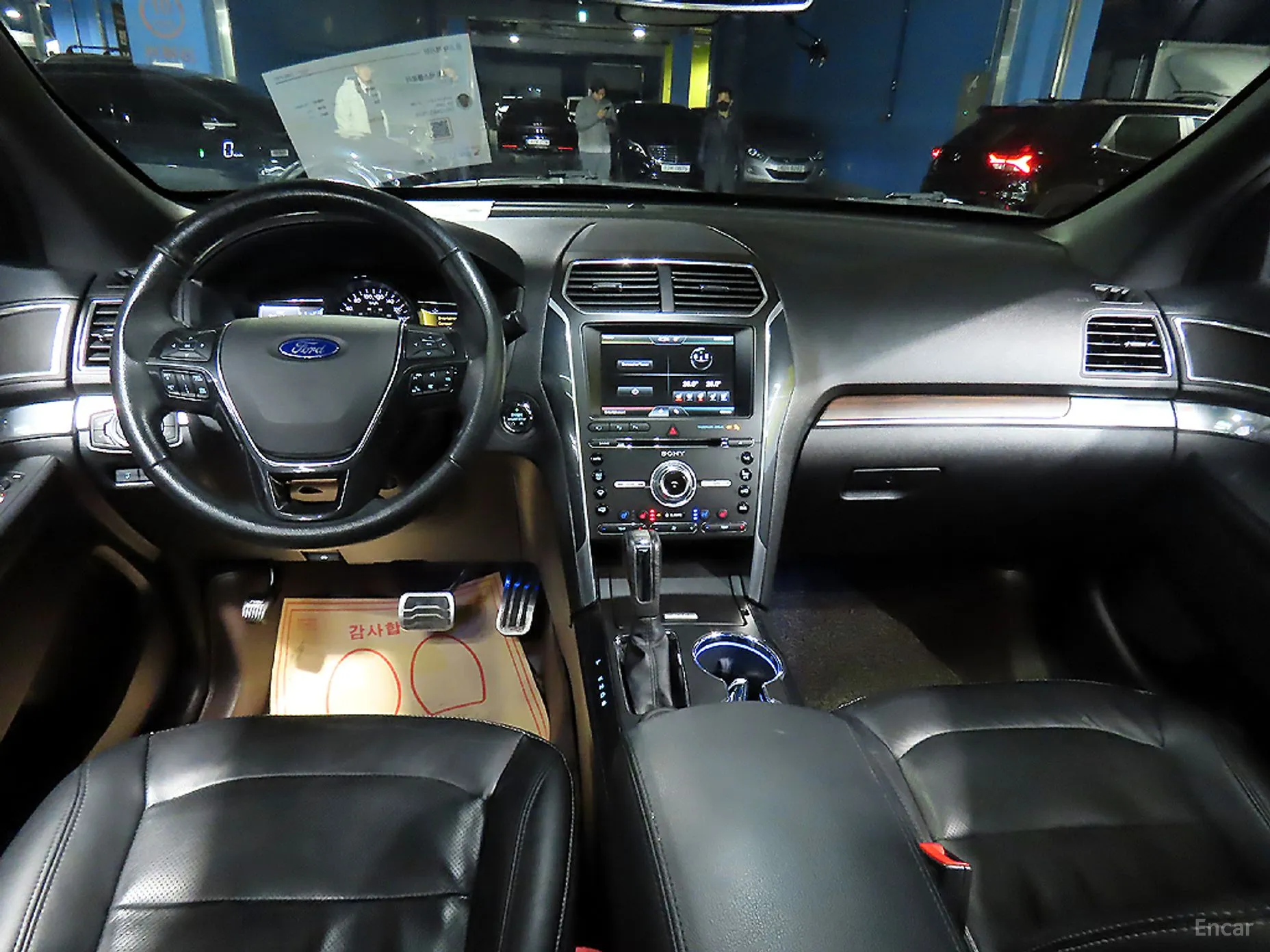 Ford Explorer превью 14