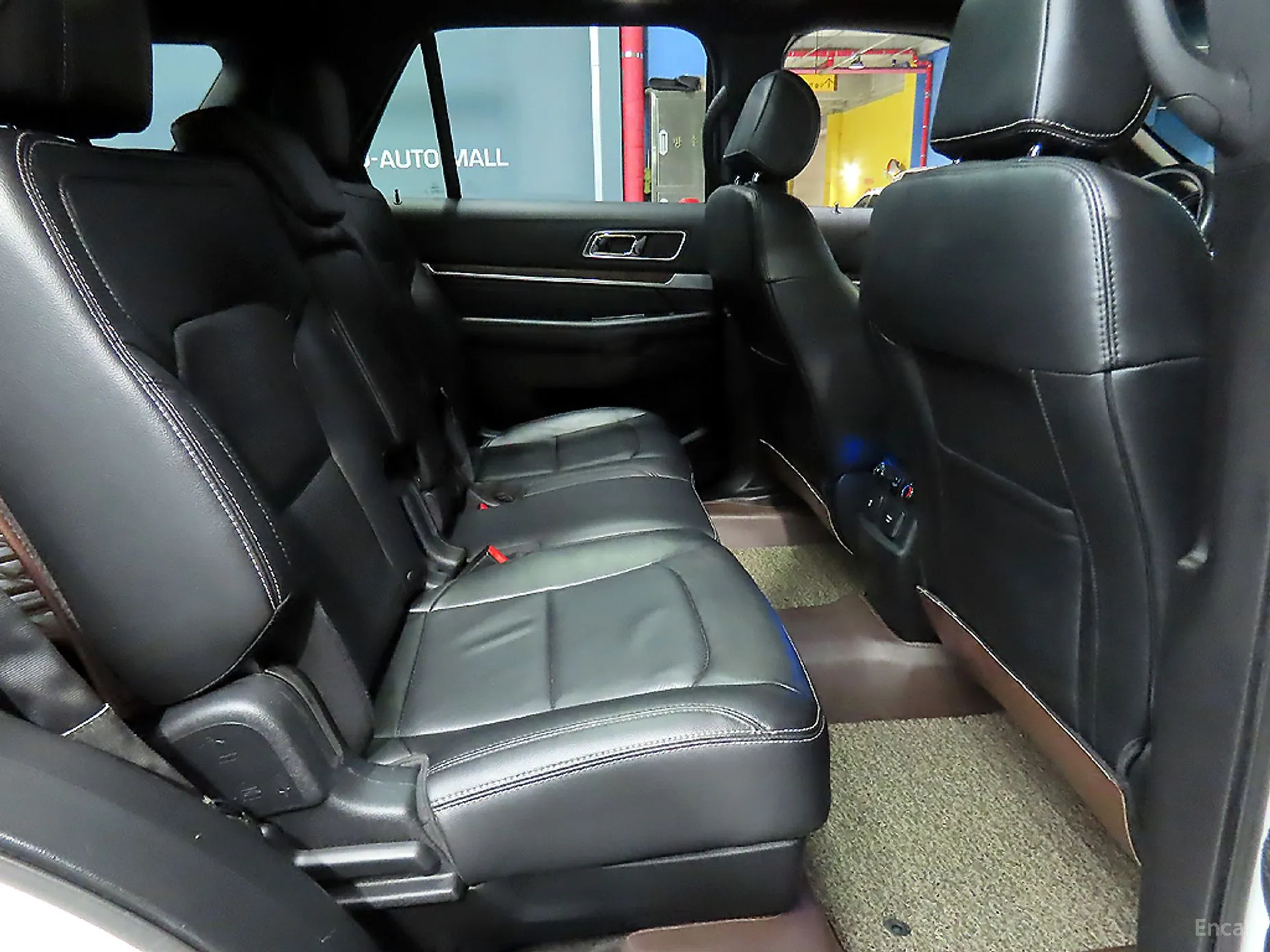 Ford Explorer превью 18