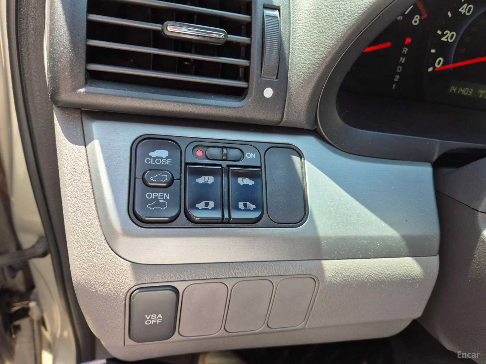 Honda Odyssey превью 14