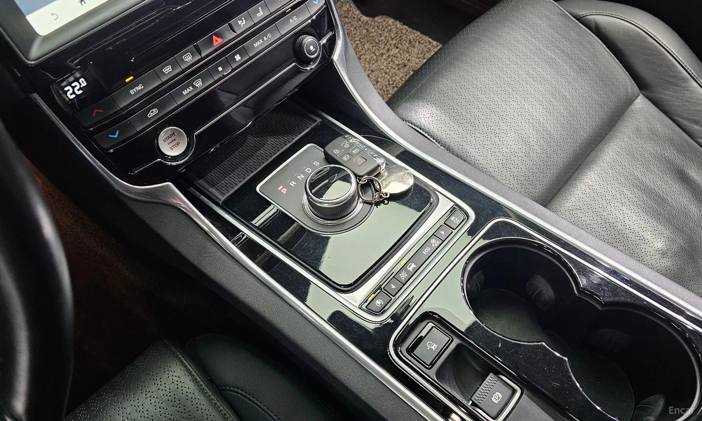 Jaguar XE превью 9
