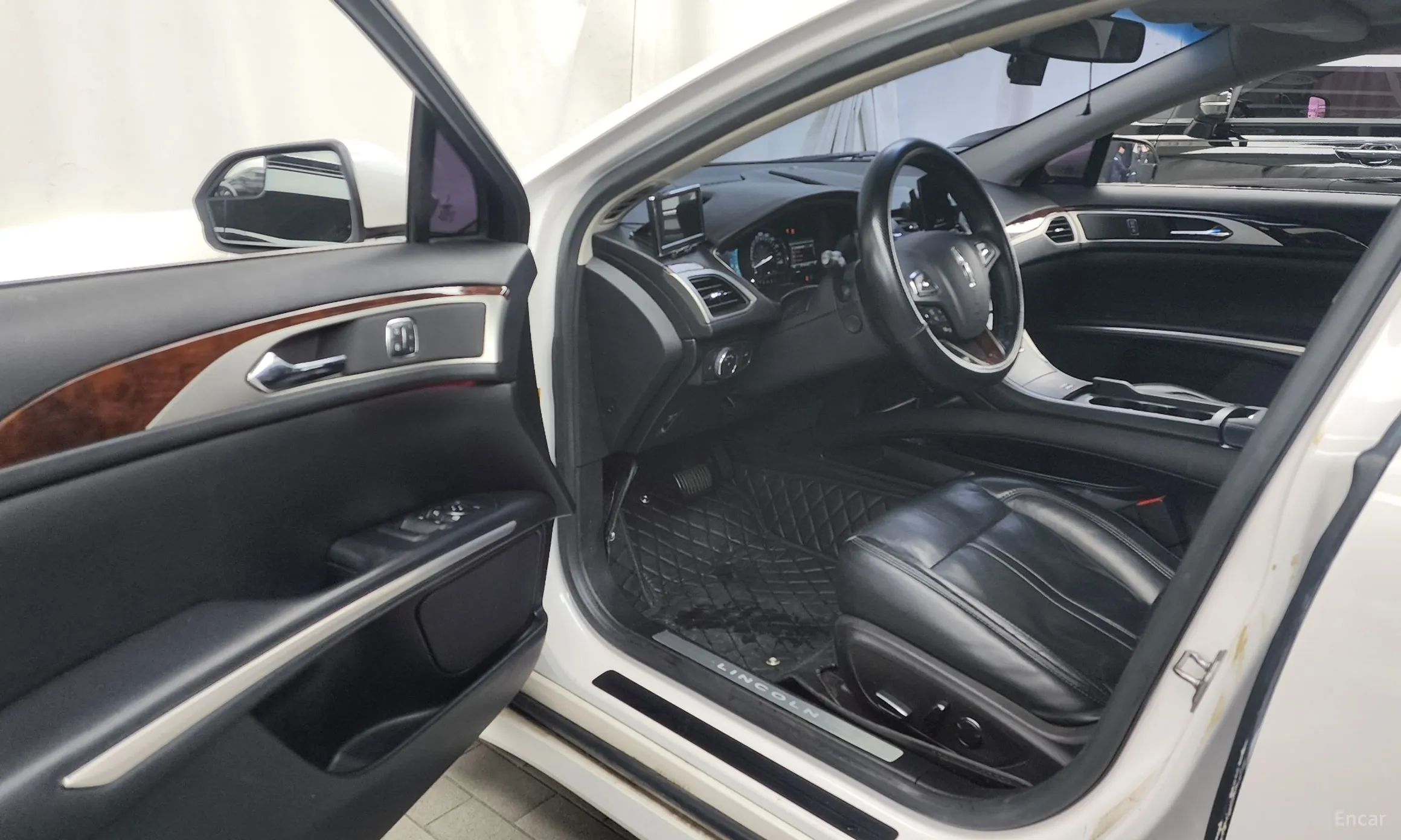 Lincoln New MKZ превью 10