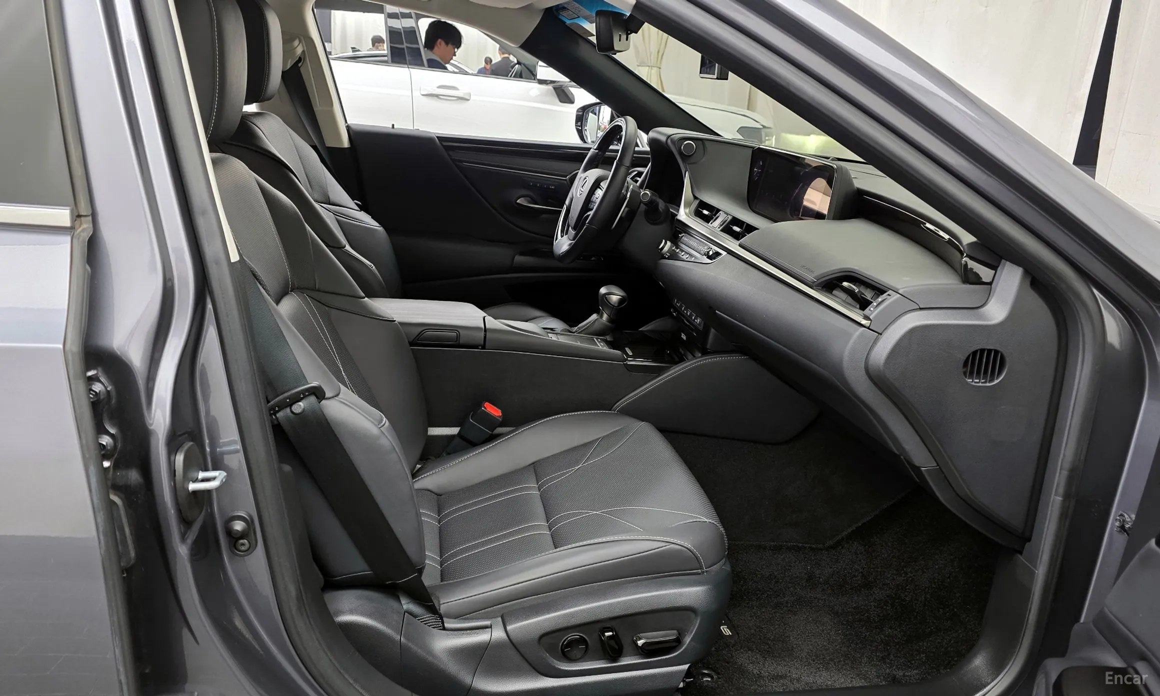 Lexus ES300h 7th Generation превью 11