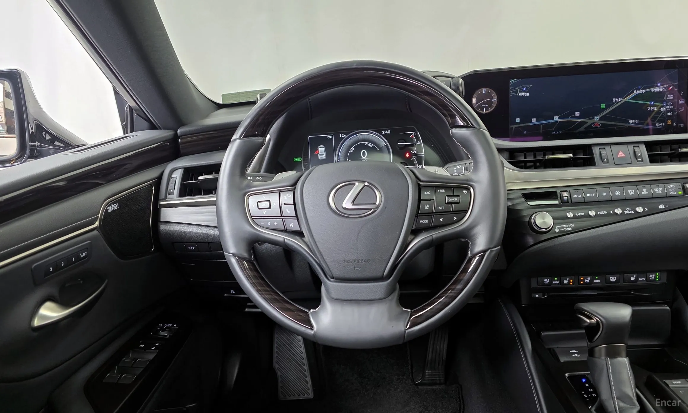 Lexus ES300h 7th Generation превью 13