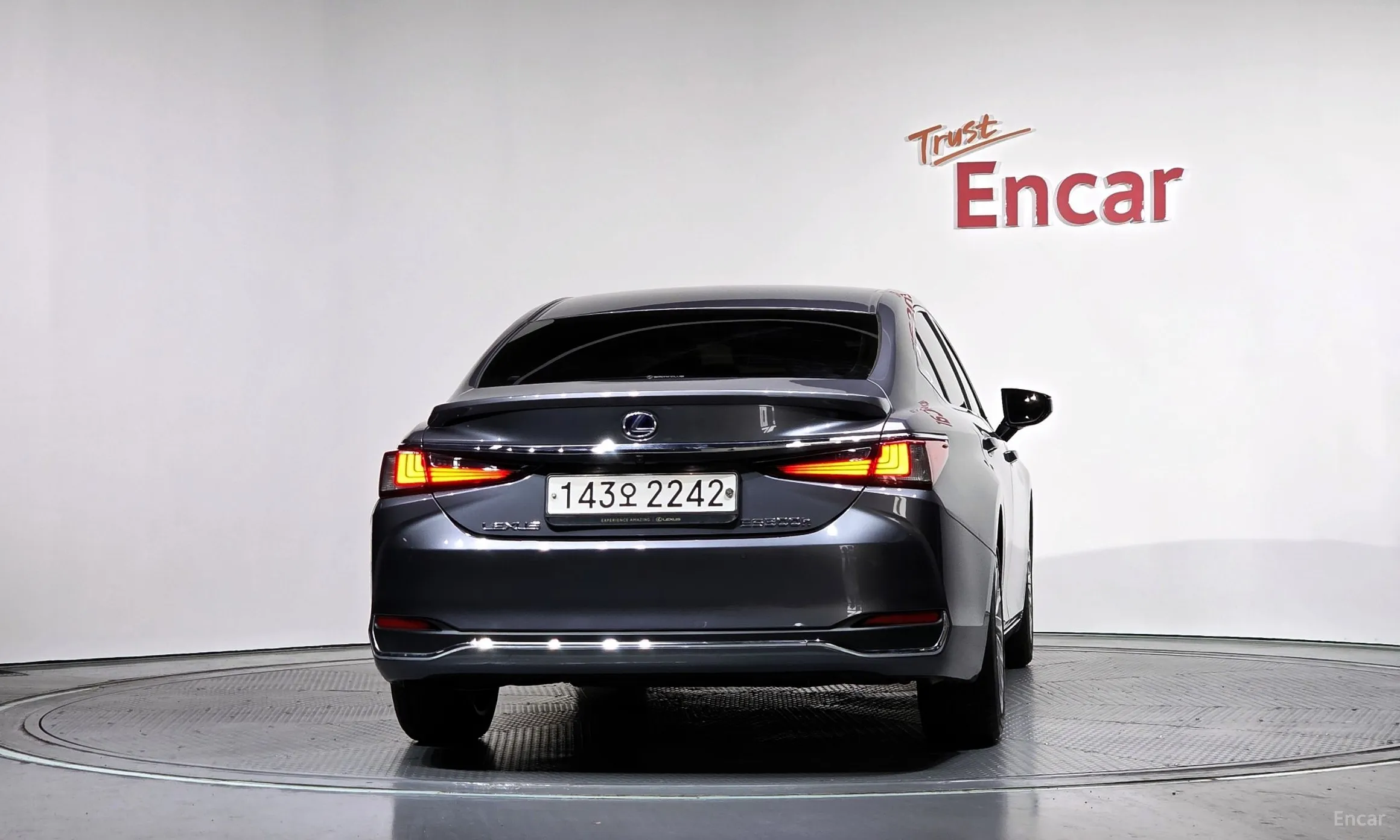 Lexus ES300h 7th Generation превью 4