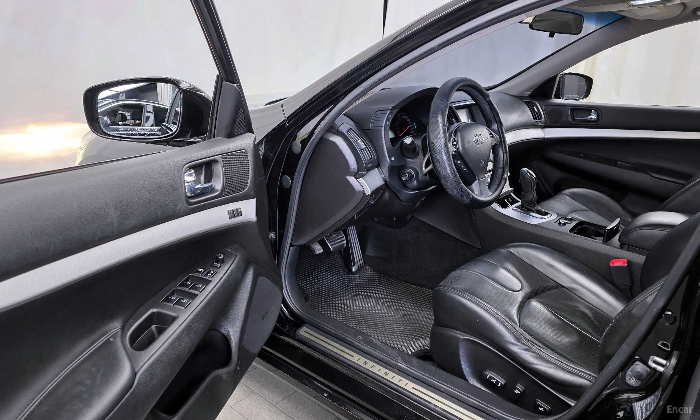 Infiniti G37 превью 10
