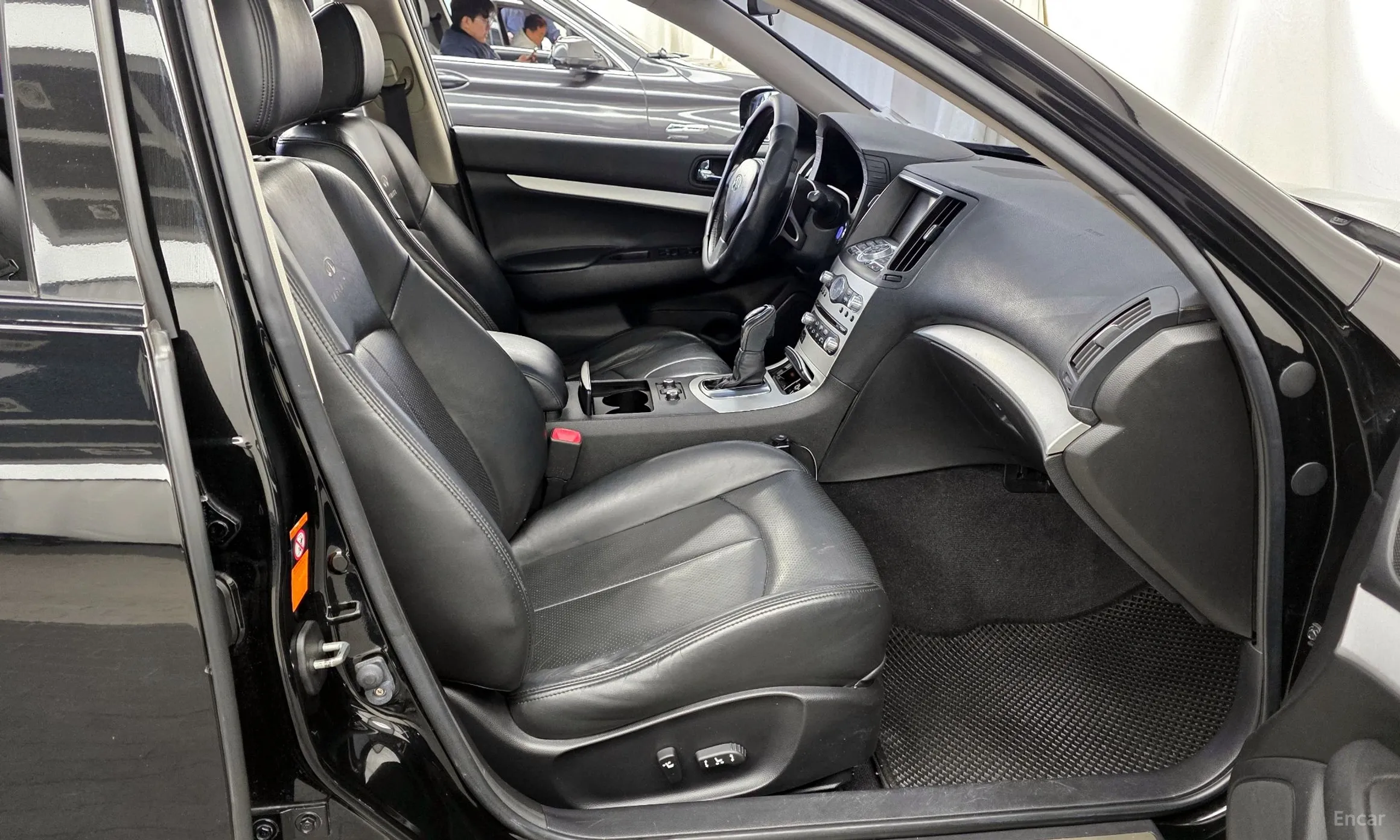 Infiniti G37 превью 11