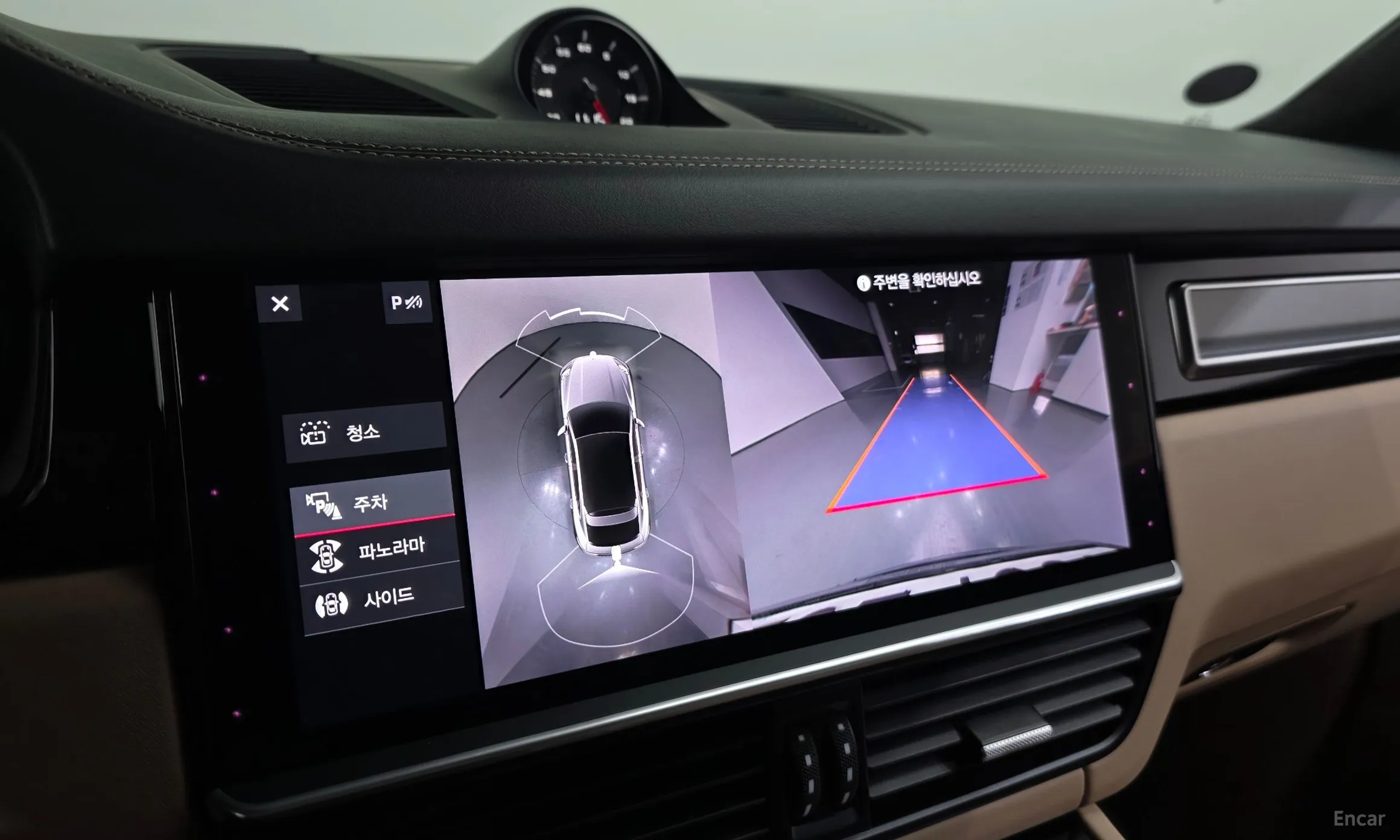 Porsche Cayenne (PO536) превью 16