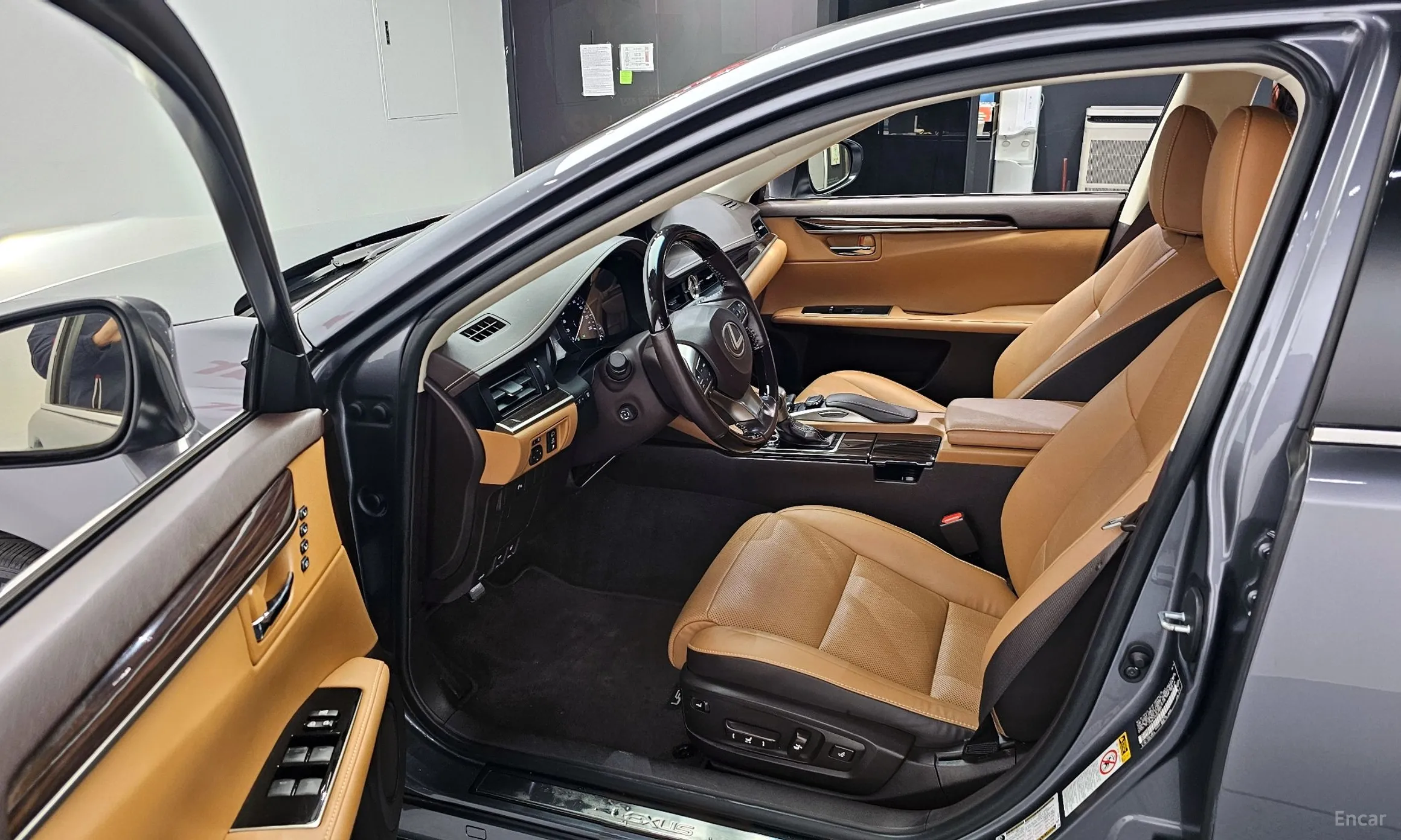 Lexus New ES300h превью 10