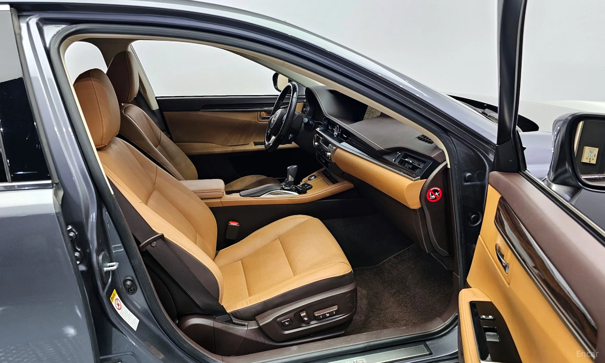 Lexus New ES300h превью 11