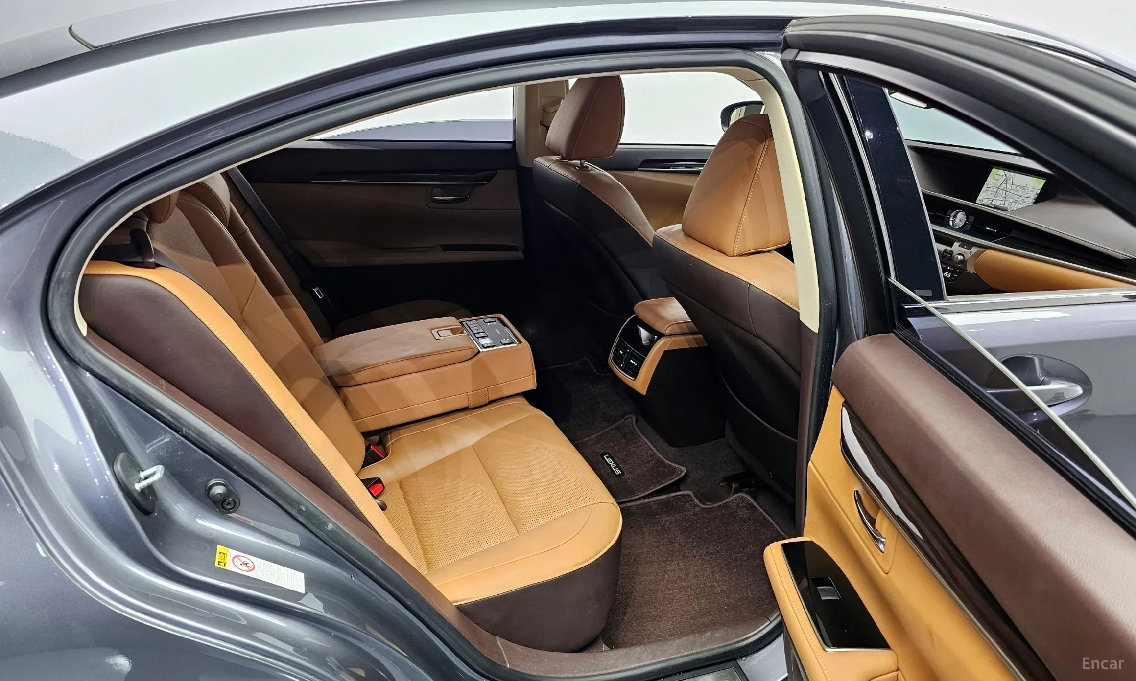 Lexus New ES300h превью 12