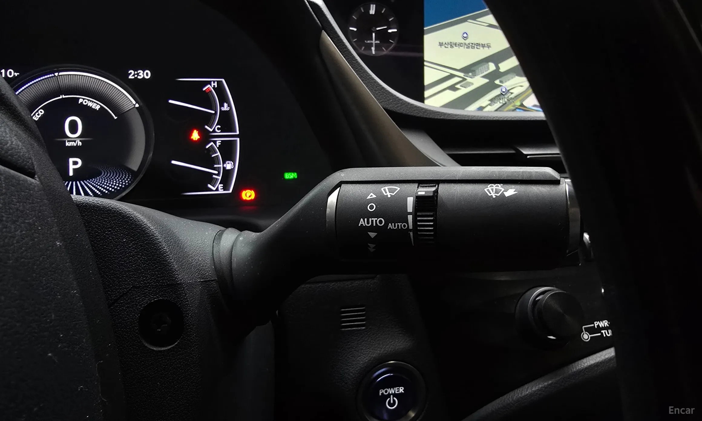 Lexus ES300h 7th Generation превью 17