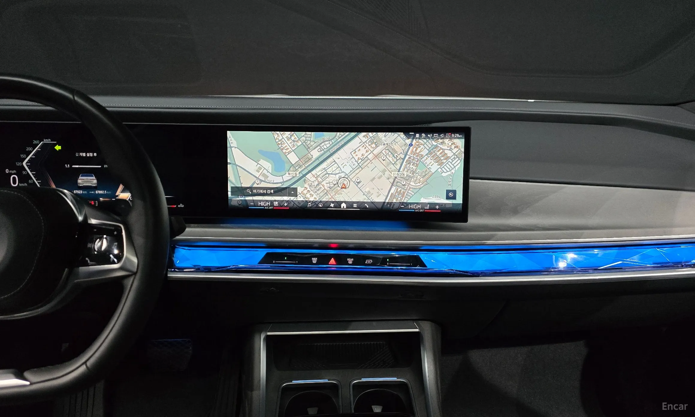 BMW 7 Series (G70) превью 15