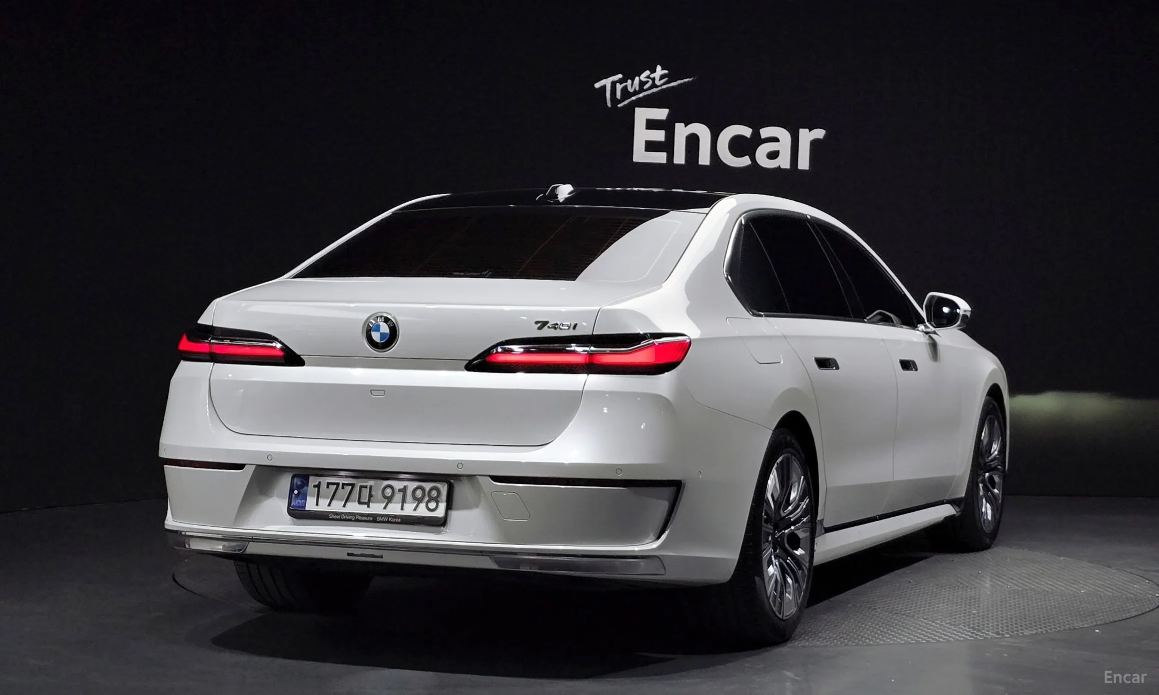 BMW 7 Series (G70) превью 2