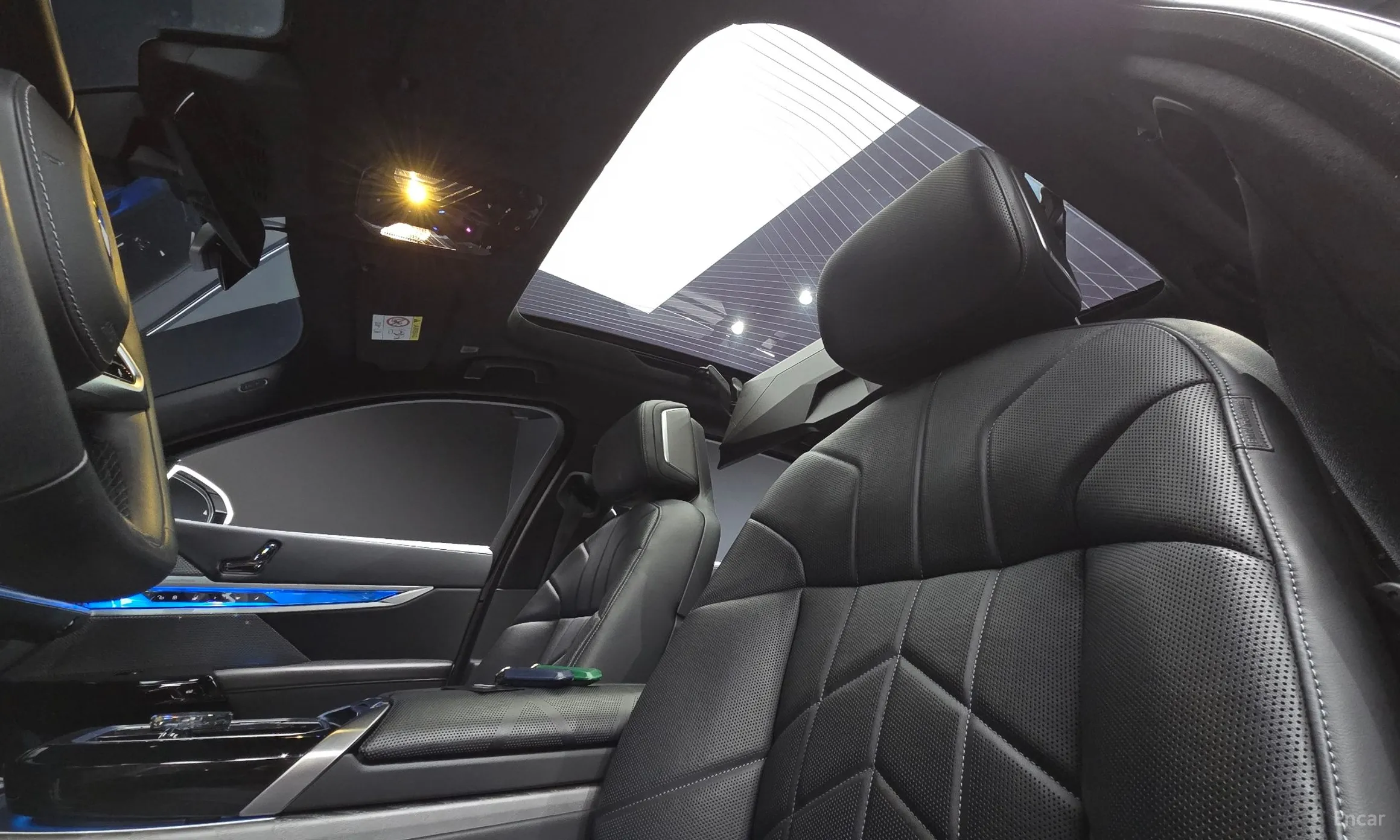 BMW 7 Series (G70) превью 19