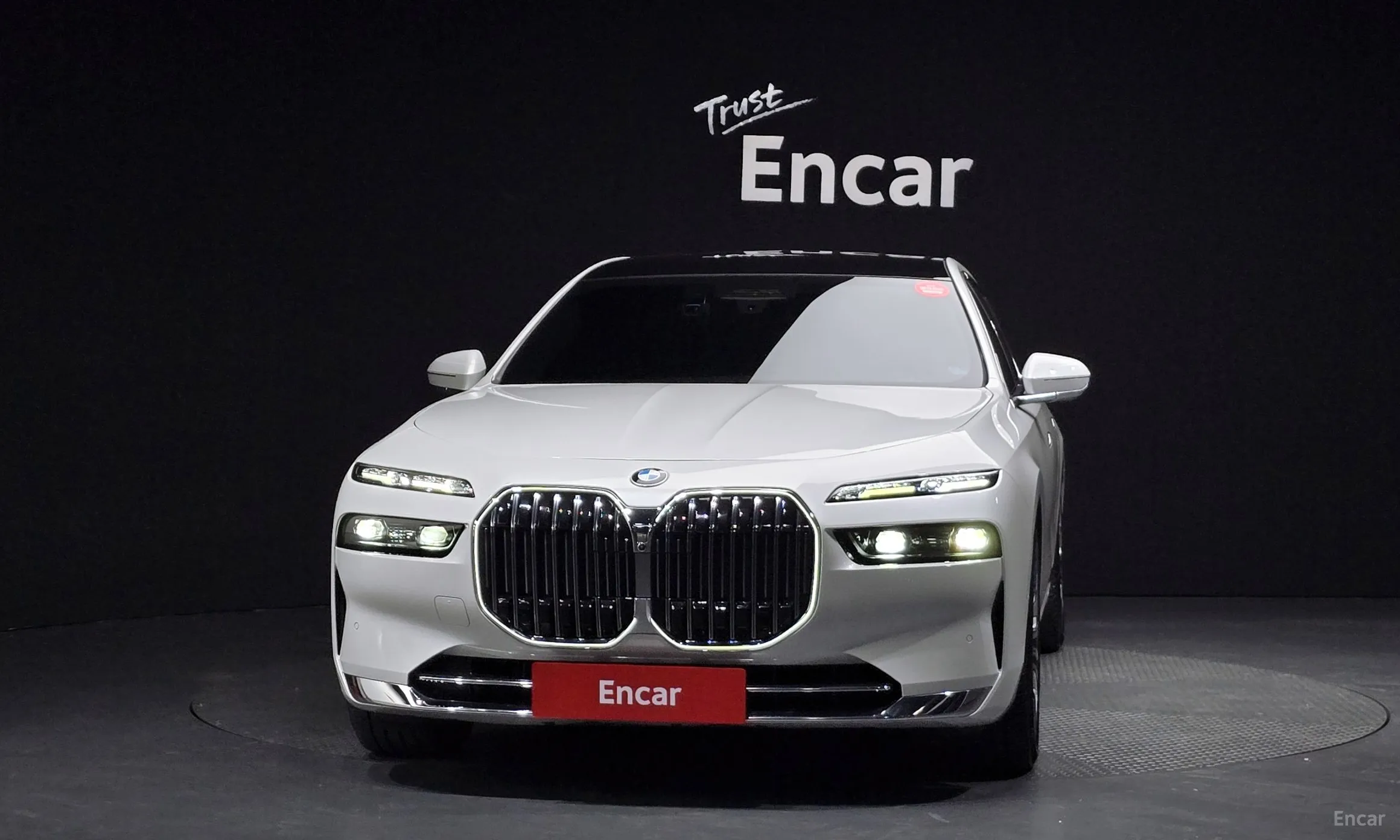 BMW 7 Series (G70) превью 3